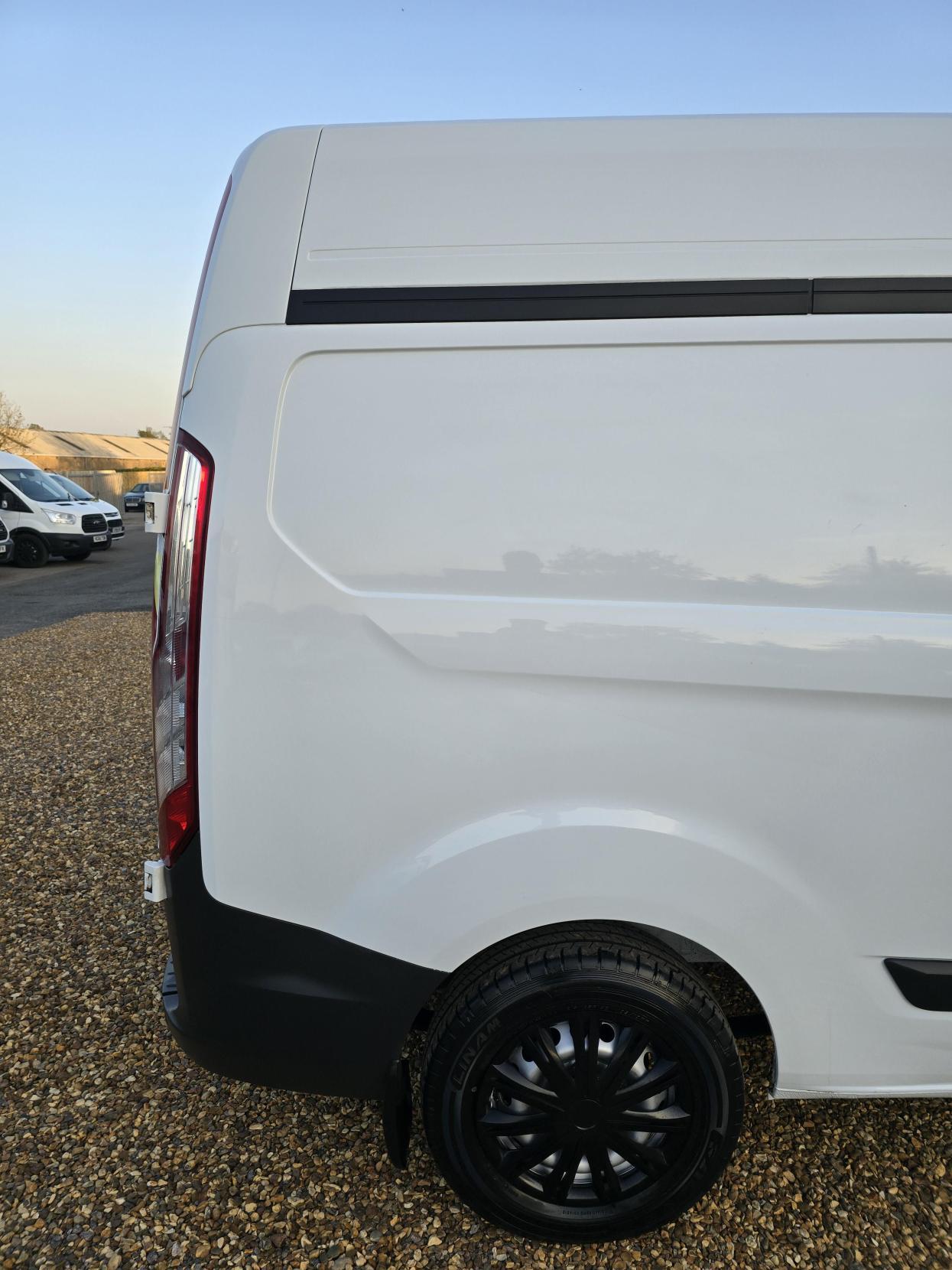 Ford Transit Custom 2.2 TDCi 330 Panel Van 5dr Diesel Manual L2 H1 (197 g/km, 123 bhp)