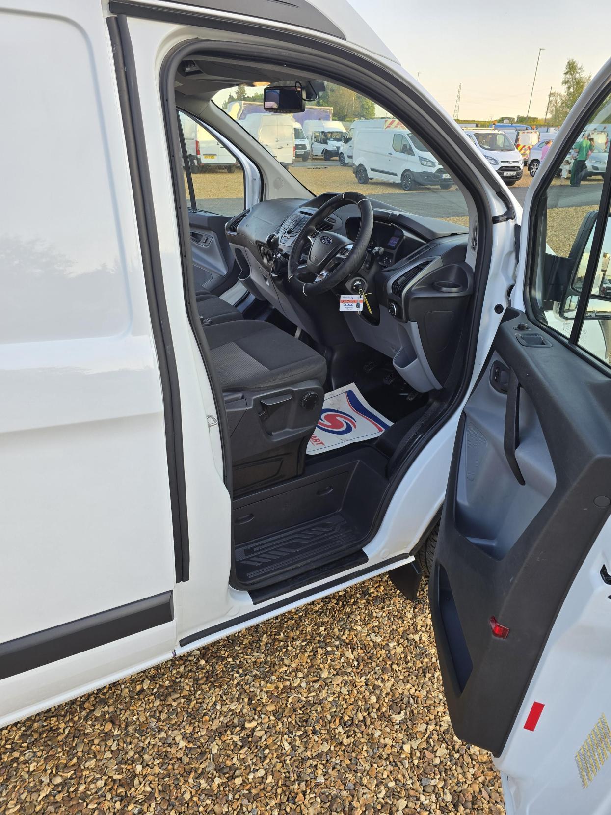 Ford Transit Custom 2.2 TDCi 330 Panel Van 5dr Diesel Manual L2 H1 (197 g/km, 123 bhp)