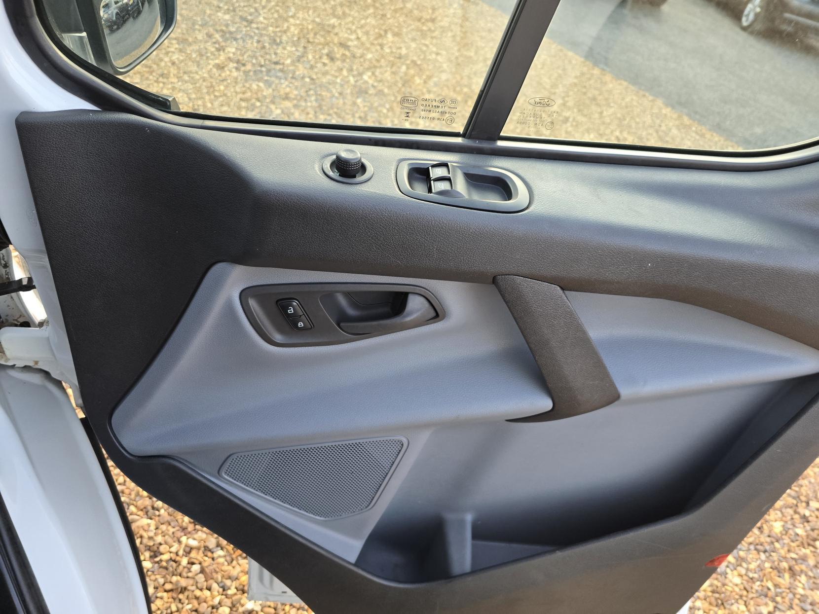 Ford Transit Custom 2.2 TDCi 330 Panel Van 5dr Diesel Manual L2 H1 (197 g/km, 123 bhp)