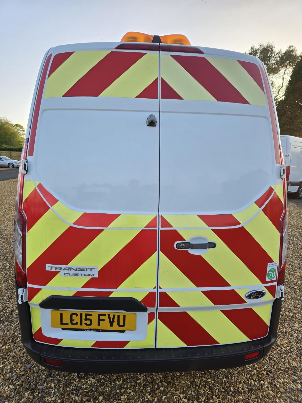 Ford Transit Custom 2.2 TDCi 330 Panel Van 5dr Diesel Manual L2 H1 (197 g/km, 123 bhp)