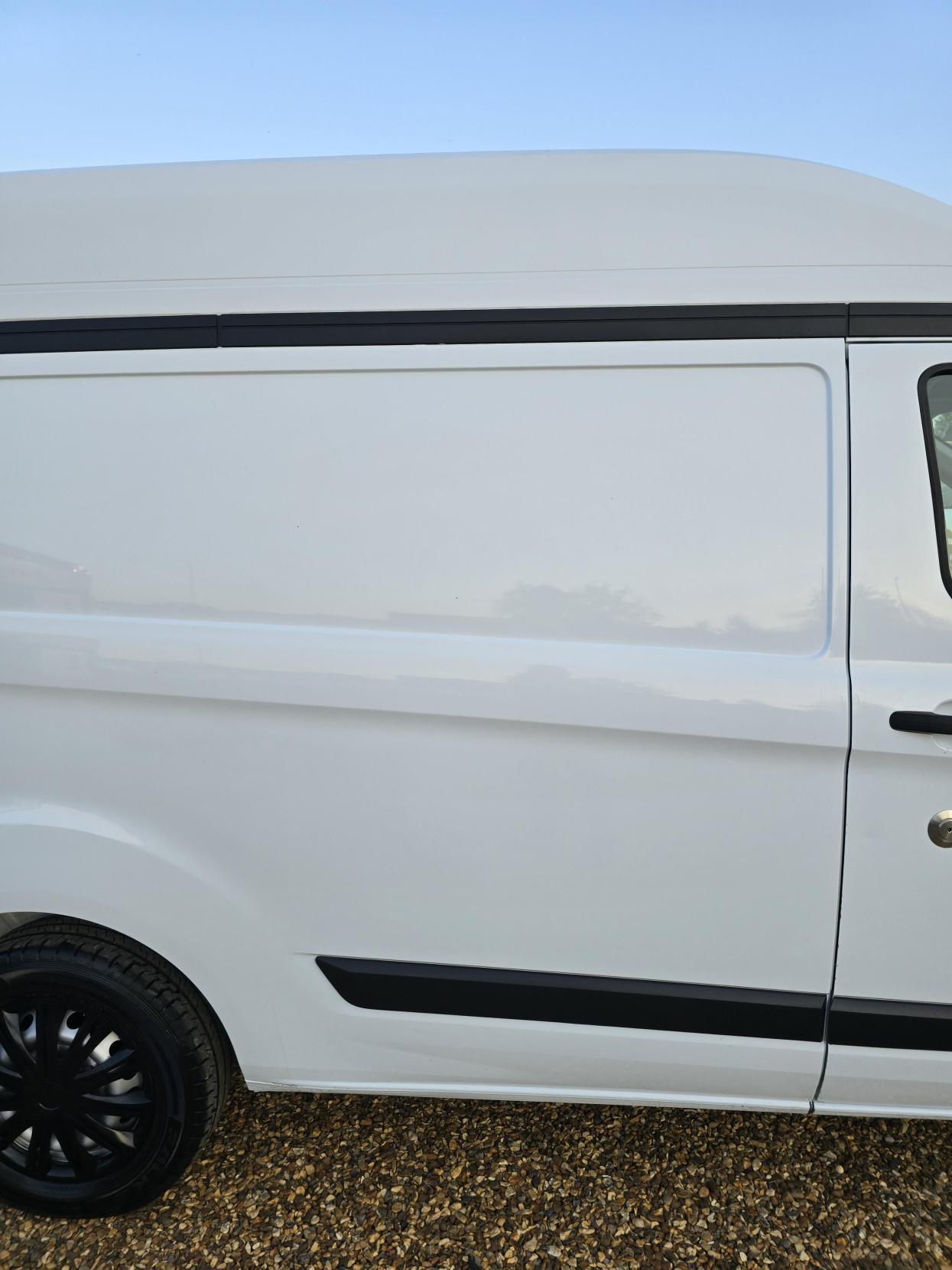 Ford Transit Custom 2.2 TDCi 330 Panel Van 5dr Diesel Manual L2 H1 (197 g/km, 123 bhp)