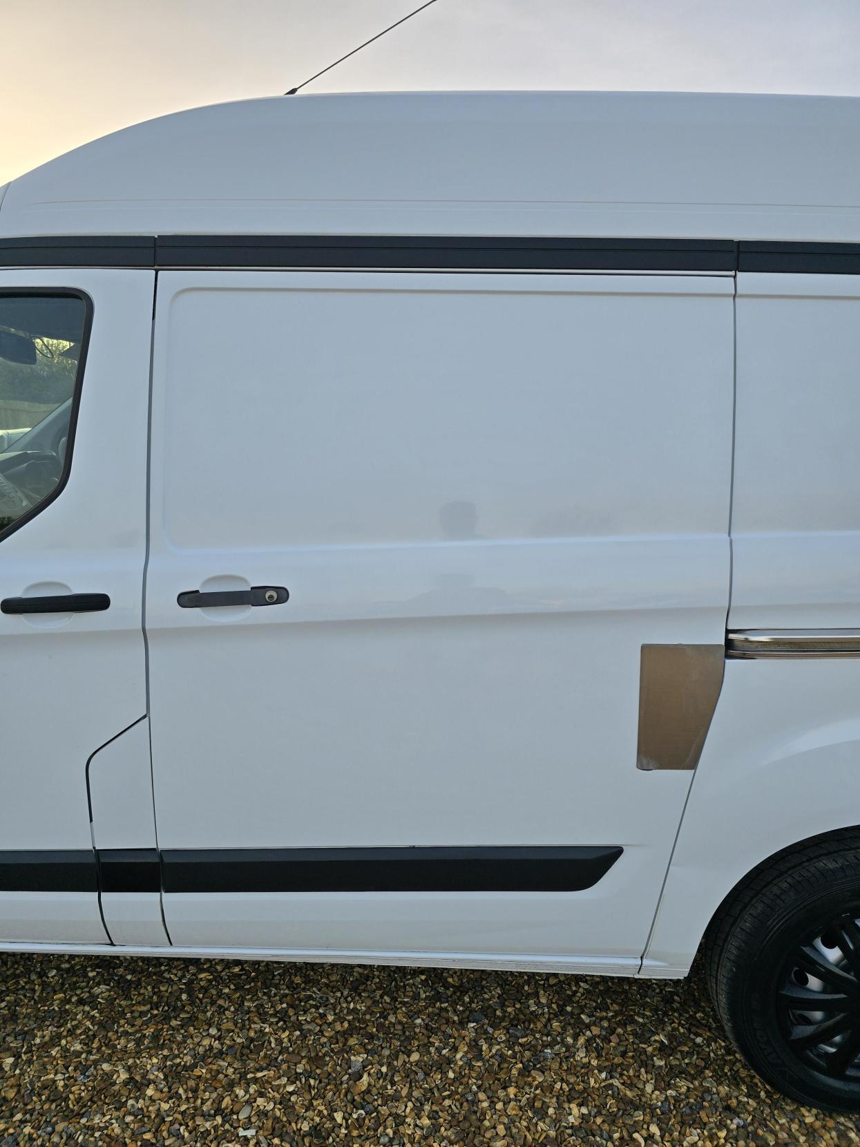 Ford Transit Custom 2.2 TDCi 330 Panel Van 5dr Diesel Manual L2 H1 (197 g/km, 123 bhp)