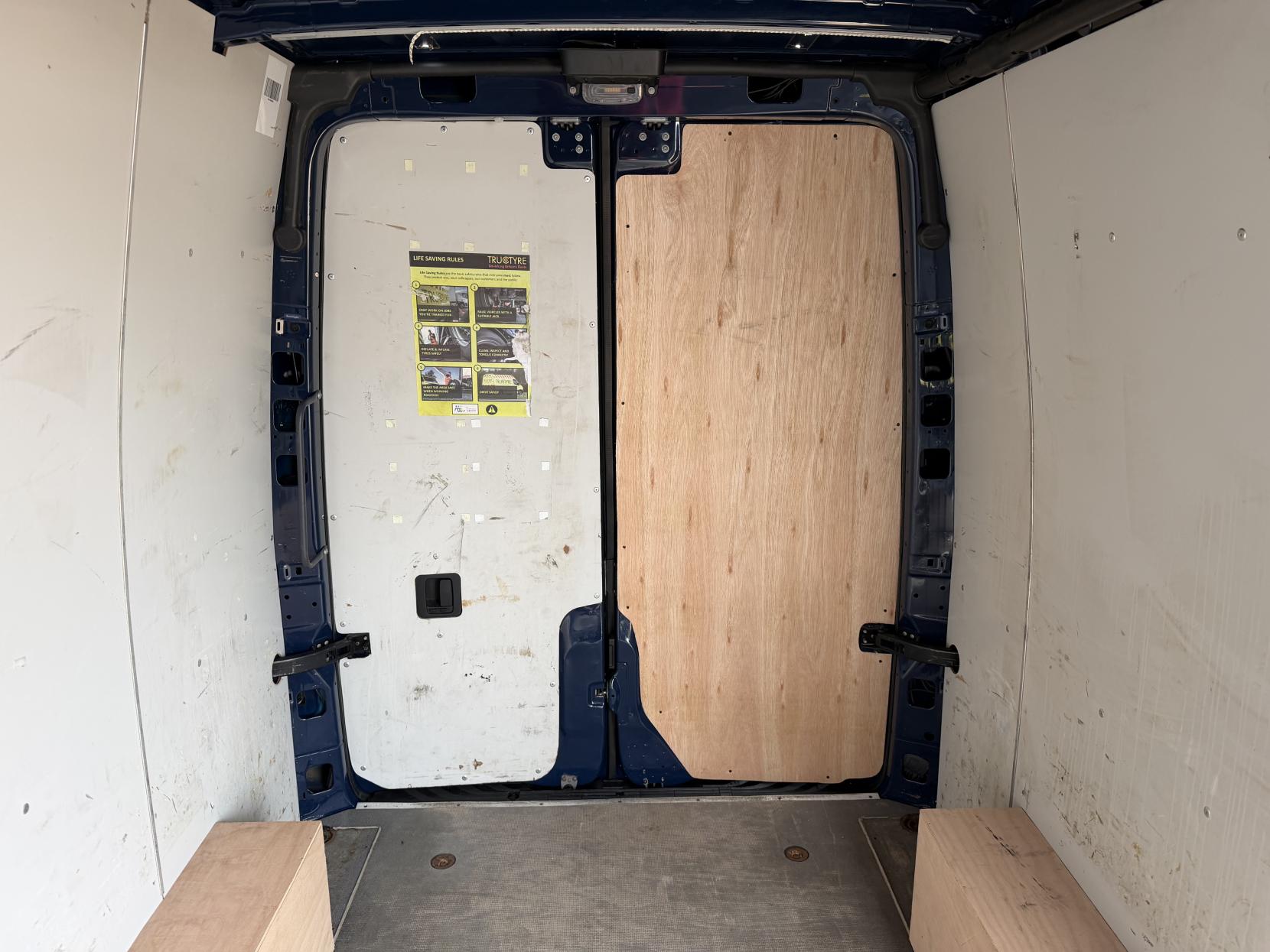 2019 Mercedes-Benz Sprinter 2.1 316 CDI Panel Van 5dr Diesel Manual RWD L2 H2 Euro 6 (163 ps) - Thumbnail 31