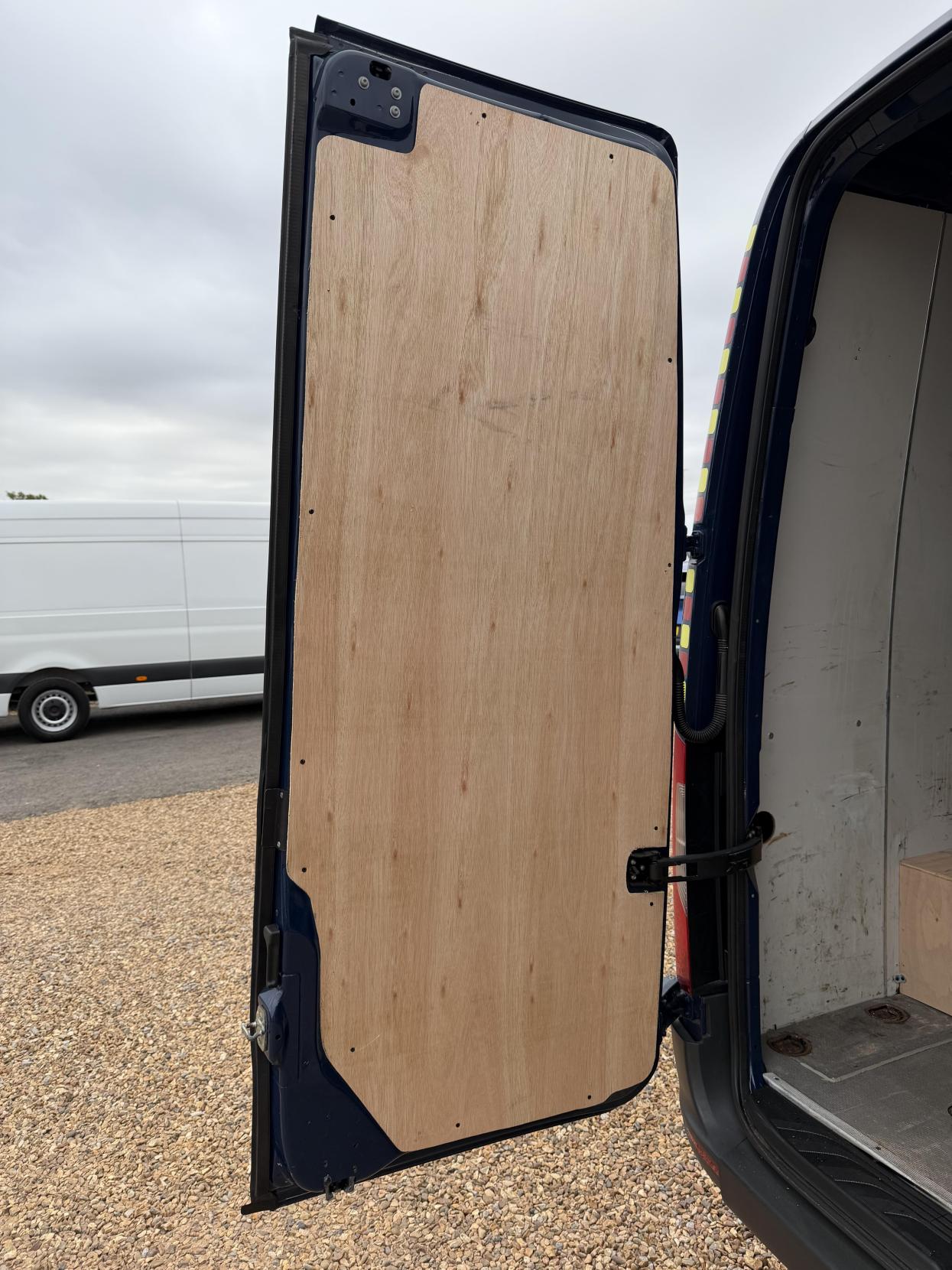 2019 Mercedes-Benz Sprinter 2.1 316 CDI Panel Van 5dr Diesel Manual RWD L2 H2 Euro 6 (163 ps) - Thumbnail 34