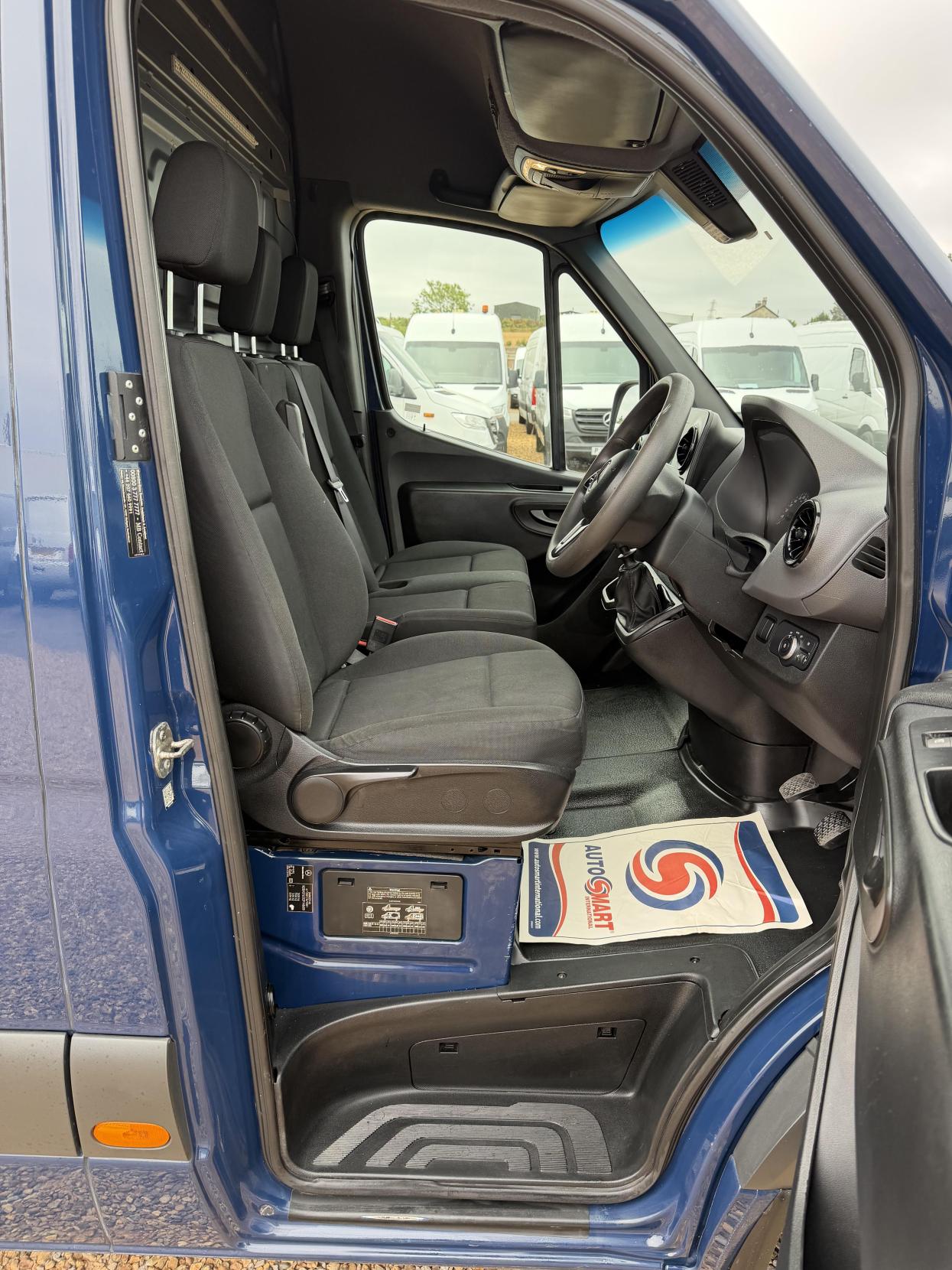 2019 Mercedes-Benz Sprinter 2.1 316 CDI Panel Van 5dr Diesel Manual RWD L2 H2 Euro 6 (163 ps) - Thumbnail 14