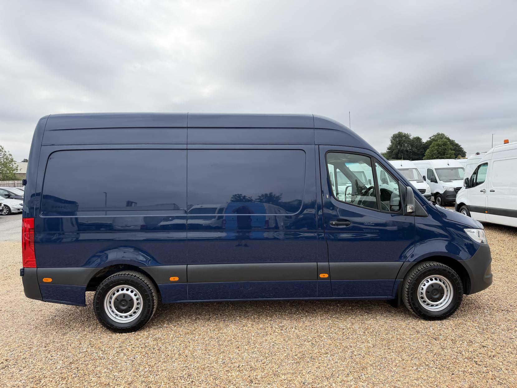2019 Mercedes-Benz Sprinter 2.1 316 CDI Panel Van 5dr Diesel Manual RWD L2 H2 Euro 6 (163 ps) - Thumbnail 12