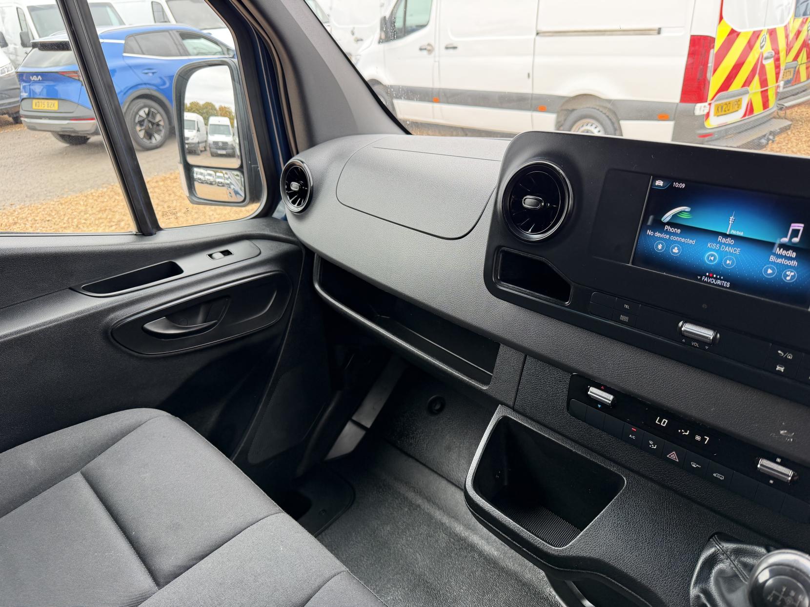 2019 Mercedes-Benz Sprinter 2.1 316 CDI Panel Van 5dr Diesel Manual RWD L2 H2 Euro 6 (163 ps) - Thumbnail 30