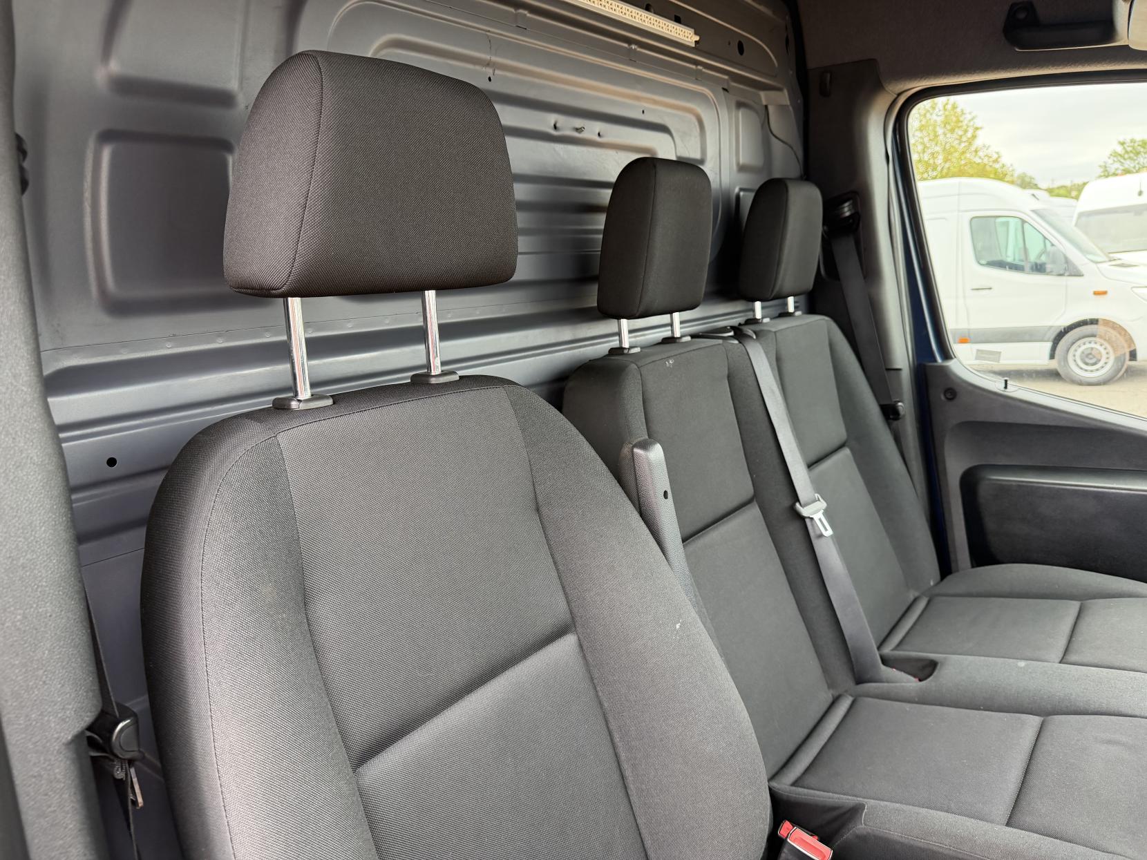 2019 Mercedes-Benz Sprinter 2.1 316 CDI Panel Van 5dr Diesel Manual RWD L2 H2 Euro 6 (163 ps) - Thumbnail 15