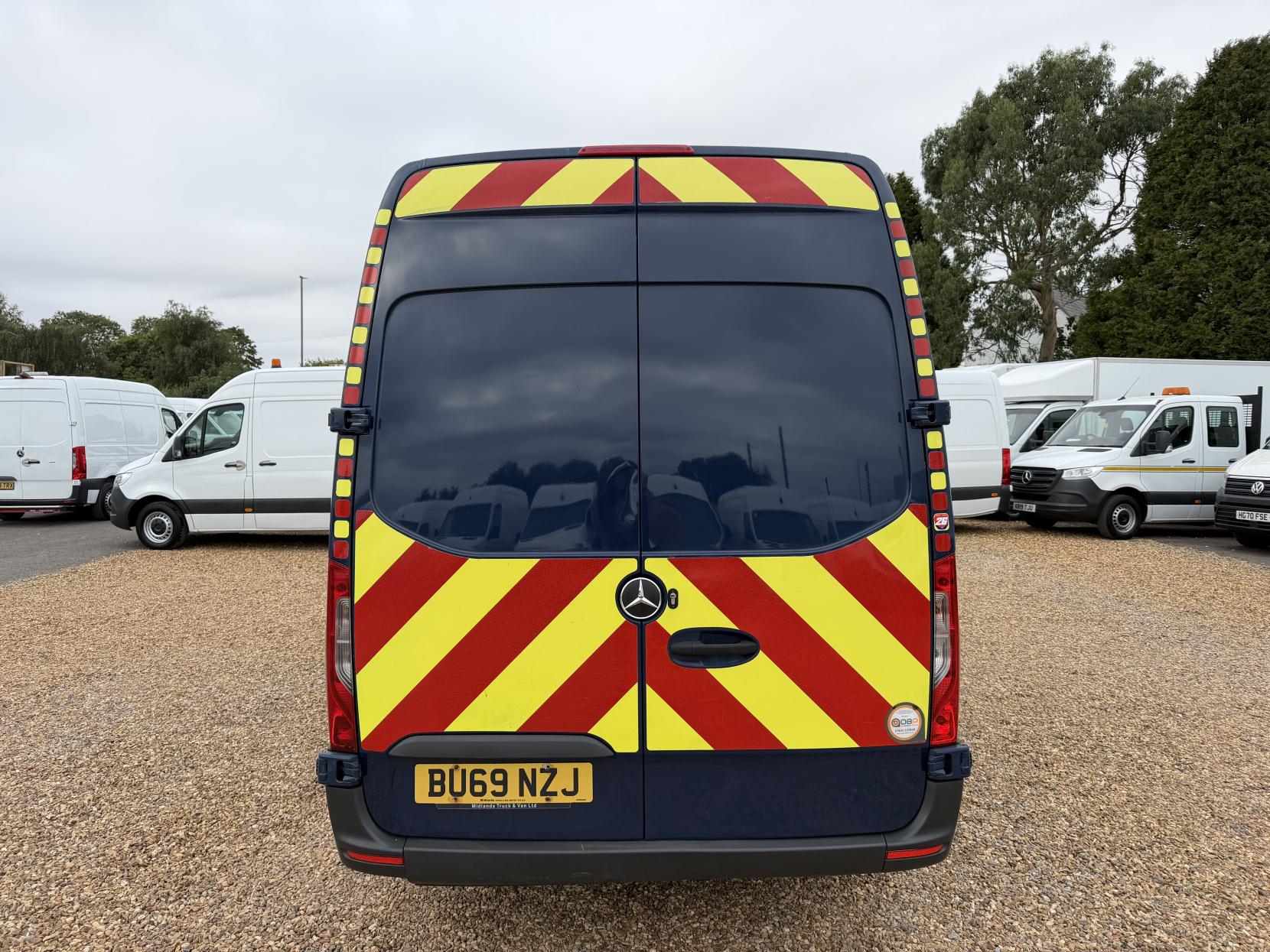 2019 Mercedes-Benz Sprinter 2.1 316 CDI Panel Van 5dr Diesel Manual RWD L2 H2 Euro 6 (163 ps) - Thumbnail 10