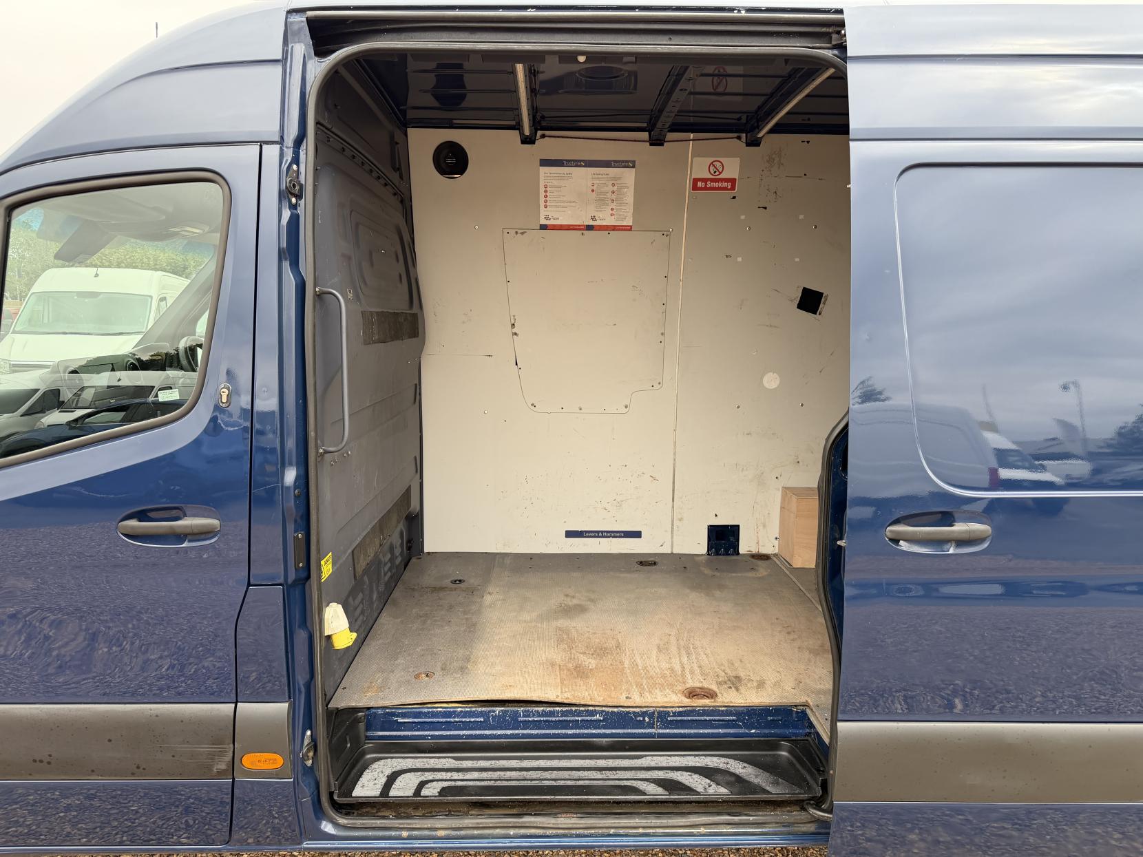 2019 Mercedes-Benz Sprinter 2.1 316 CDI Panel Van 5dr Diesel Manual RWD L2 H2 Euro 6 (163 ps) - Thumbnail 28