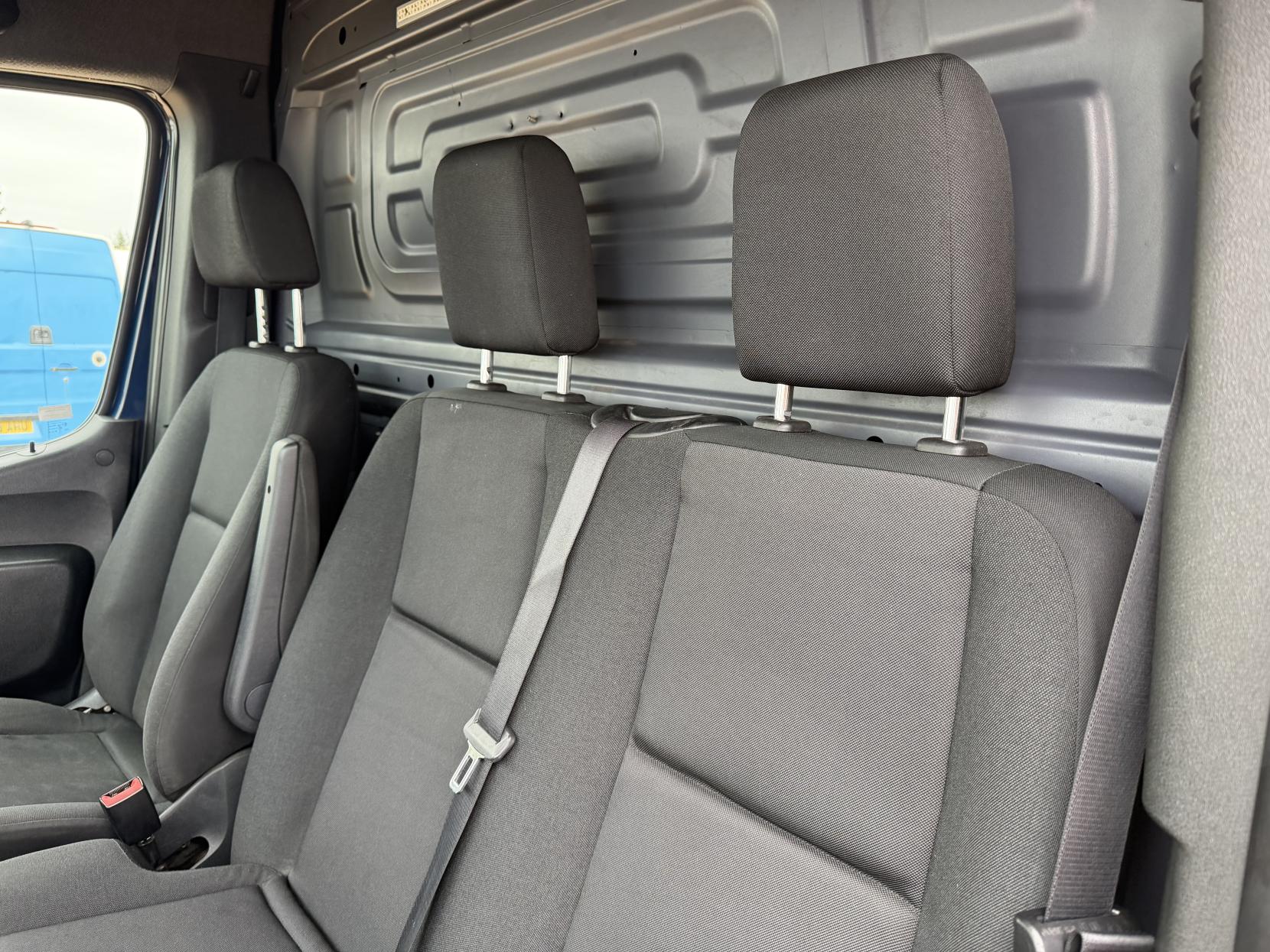 2019 Mercedes-Benz Sprinter 2.1 316 CDI Panel Van 5dr Diesel Manual RWD L2 H2 Euro 6 (163 ps) - Thumbnail 16