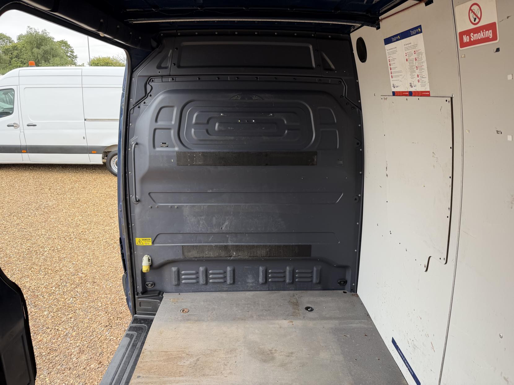 2019 Mercedes-Benz Sprinter 2.1 316 CDI Panel Van 5dr Diesel Manual RWD L2 H2 Euro 6 (163 ps) - Thumbnail 35