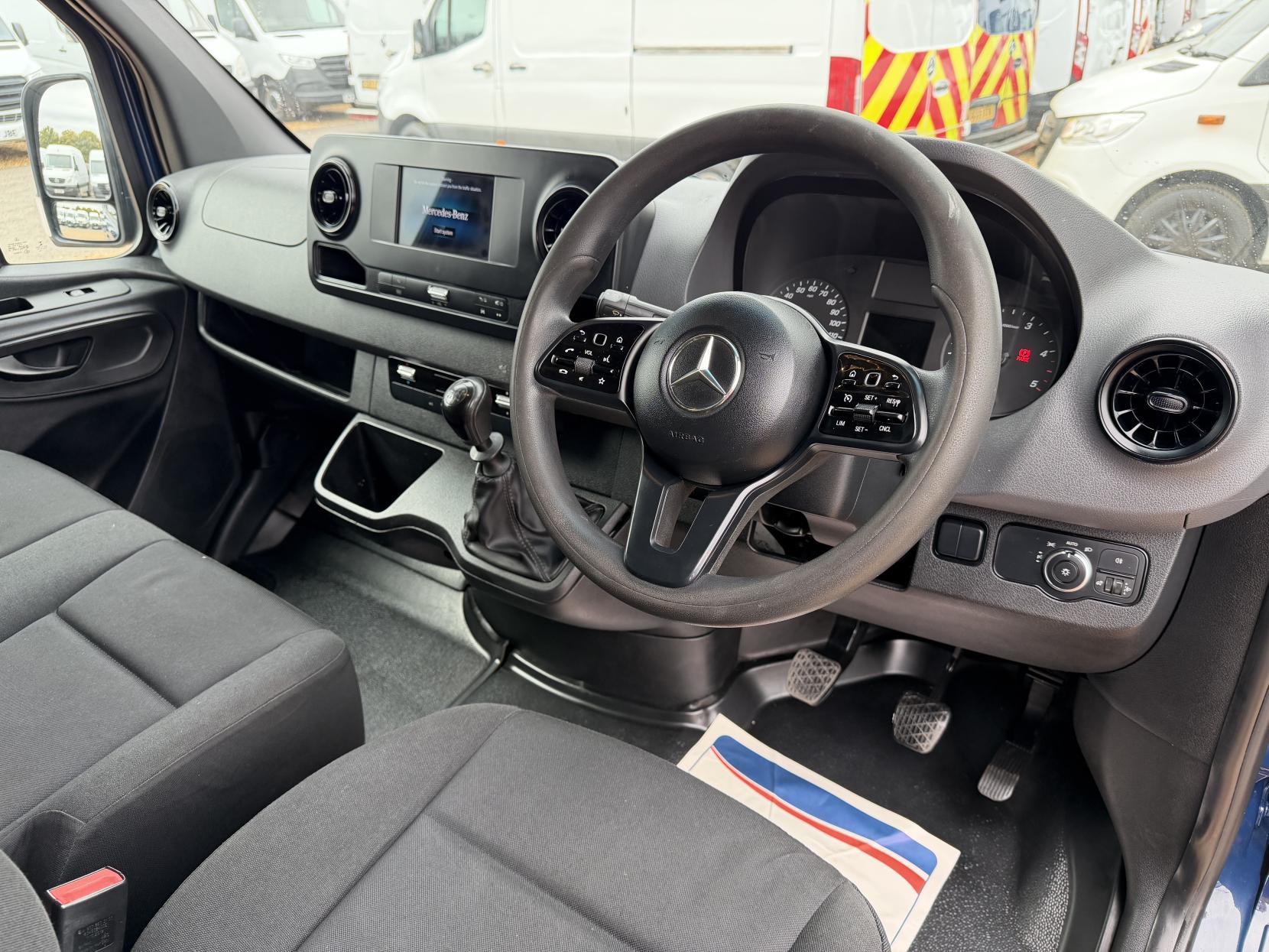 2019 Mercedes-Benz Sprinter 2.1 316 CDI Panel Van 5dr Diesel Manual RWD L2 H2 Euro 6 (163 ps) - Thumbnail 3
