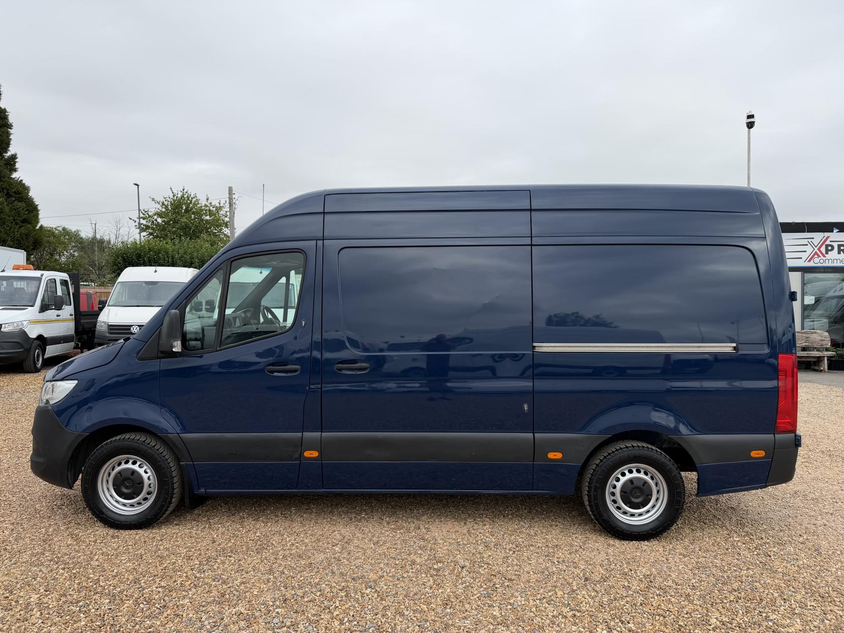 2019 Mercedes-Benz Sprinter 2.1 316 CDI Panel Van 5dr Diesel Manual RWD L2 H2 Euro 6 (163 ps) - Thumbnail 8