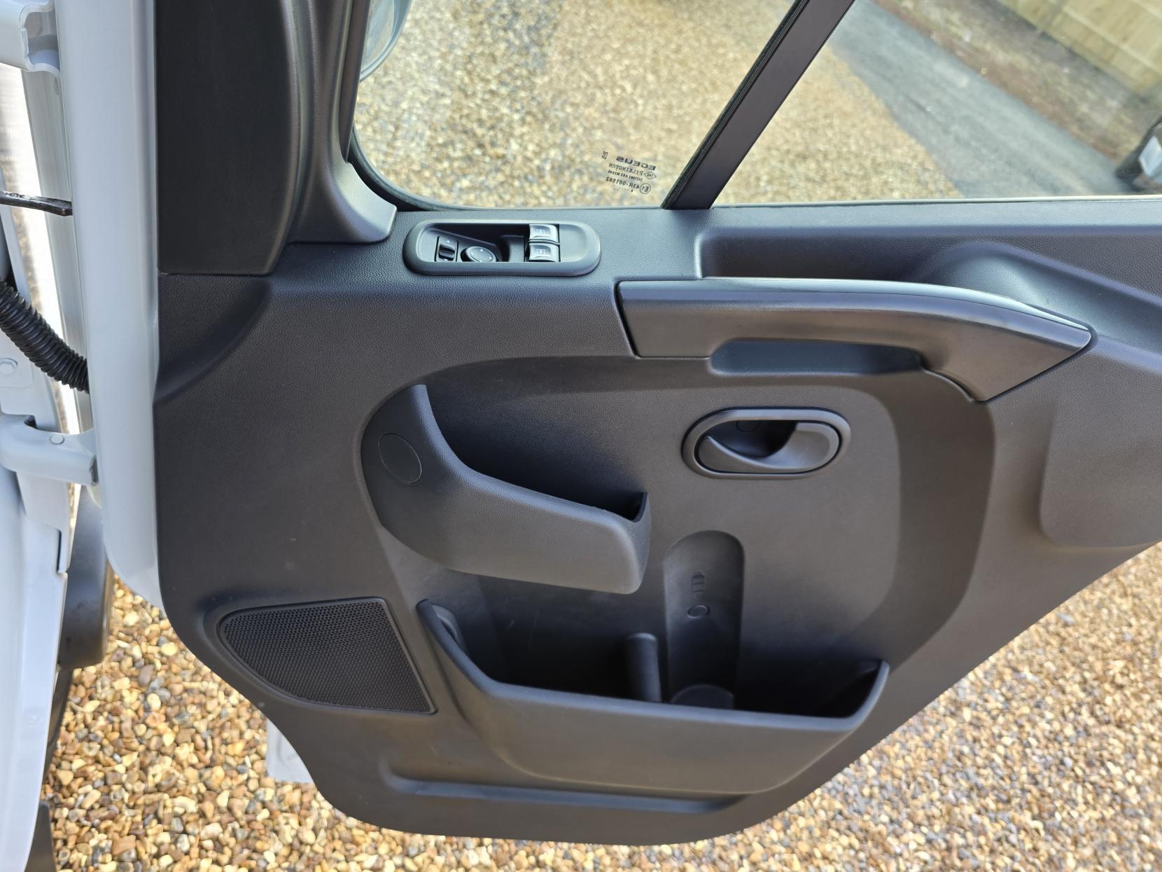 Renault Master 2.3 dCi 35 Business Tipper 2dr Diesel Manual RWD MWB Euro 6 (TRW) (130 ps)
