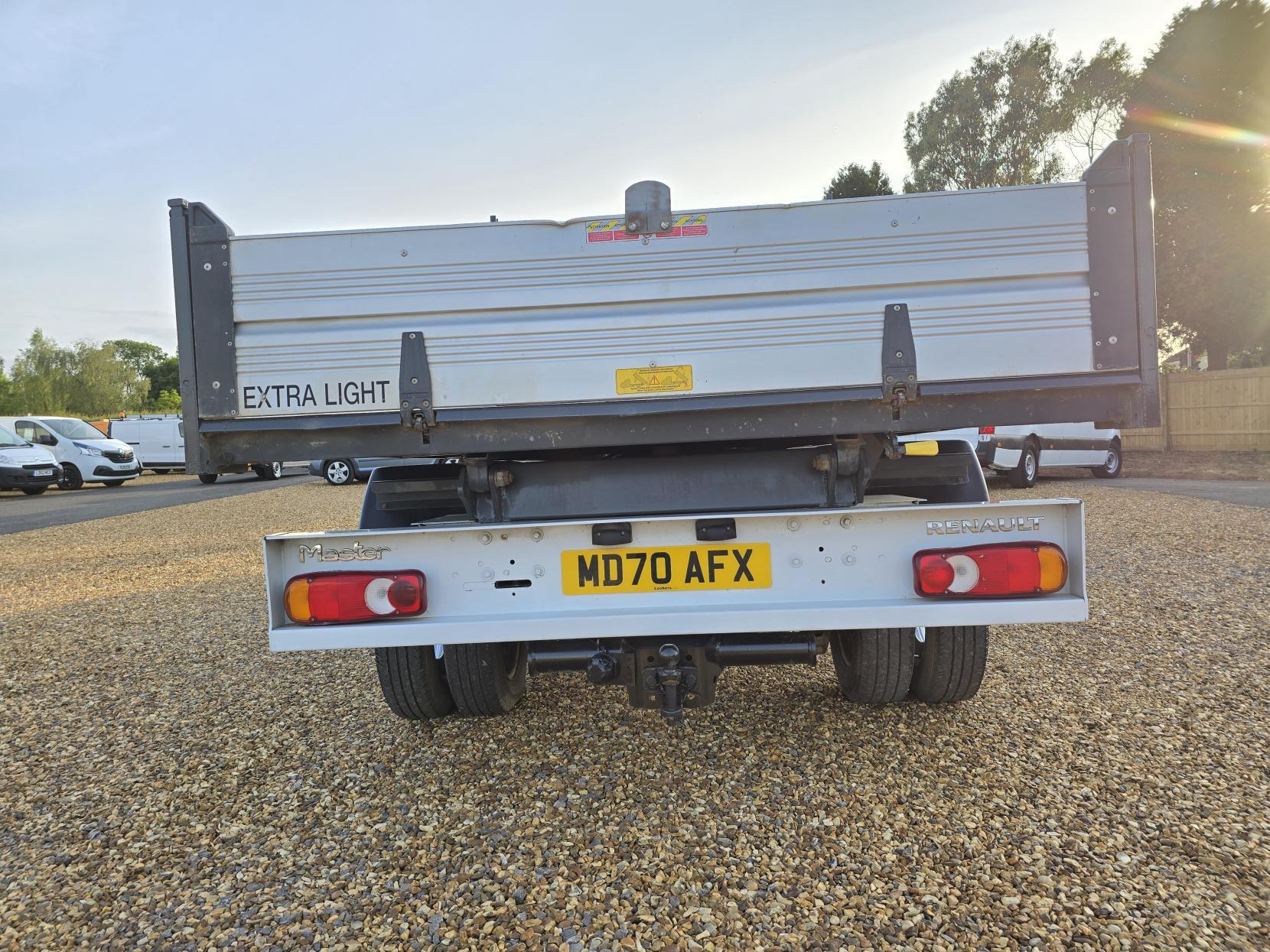 Renault Master 2.3 dCi 35 Business Tipper 2dr Diesel Manual RWD MWB Euro 6 (TRW) (130 ps)