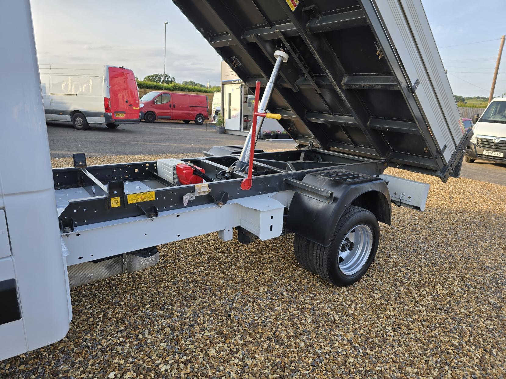 Renault Master 2.3 dCi 35 Business Tipper 2dr Diesel Manual RWD MWB Euro 6 (TRW) (130 ps)
