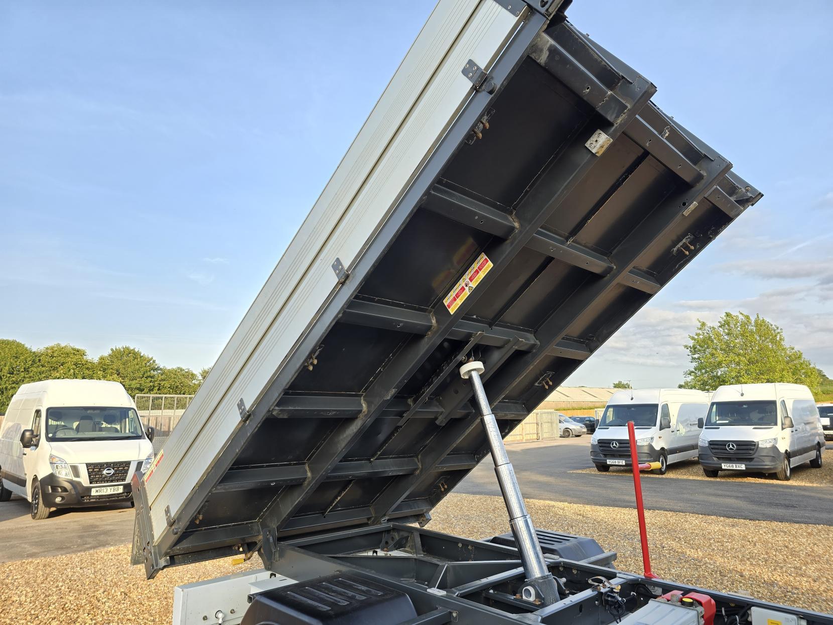 Renault Master 2.3 dCi 35 Business Tipper 2dr Diesel Manual RWD MWB Euro 6 (TRW) (130 ps)
