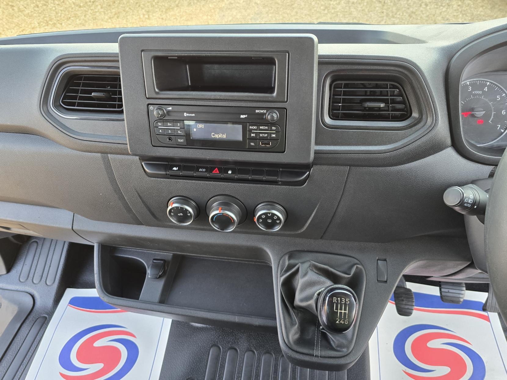 Renault Master 2.3 dCi 35 Business Tipper 2dr Diesel Manual RWD MWB Euro 6 (TRW) (130 ps)