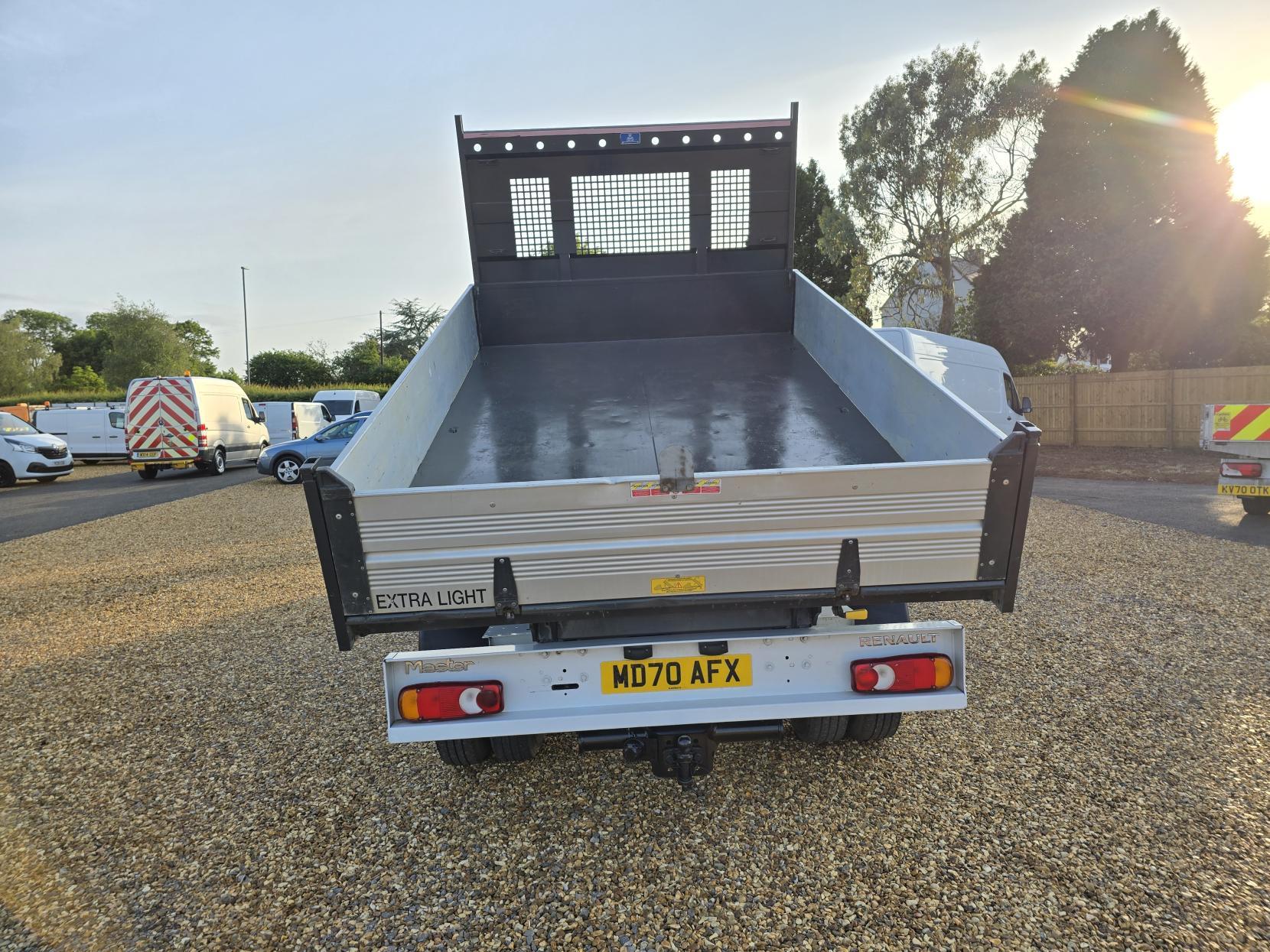 Renault Master 2.3 dCi 35 Business Tipper 2dr Diesel Manual RWD MWB Euro 6 (TRW) (130 ps)