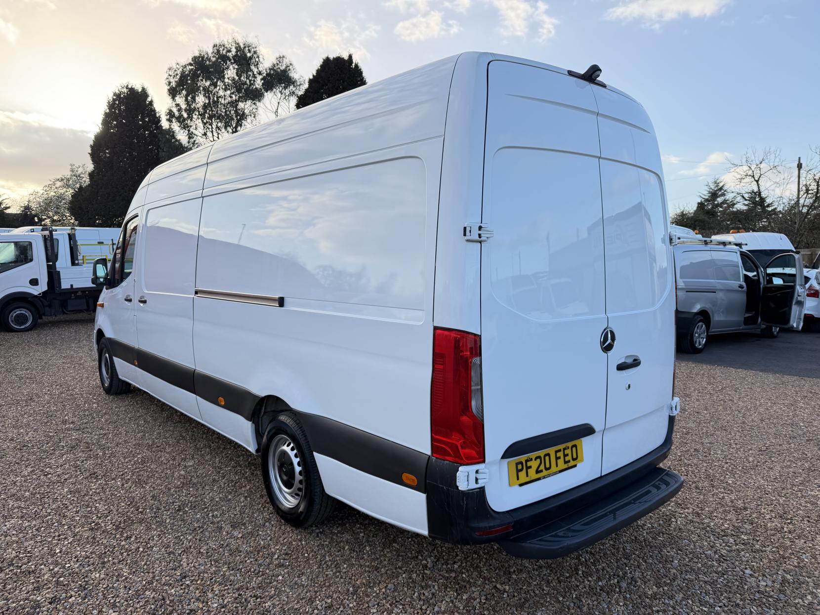 Mercedes-Benz Sprinter 2.1 311 CDI Panel Van 5dr Diesel Manual RWD L3 H2 Euro 6 (114 ps)