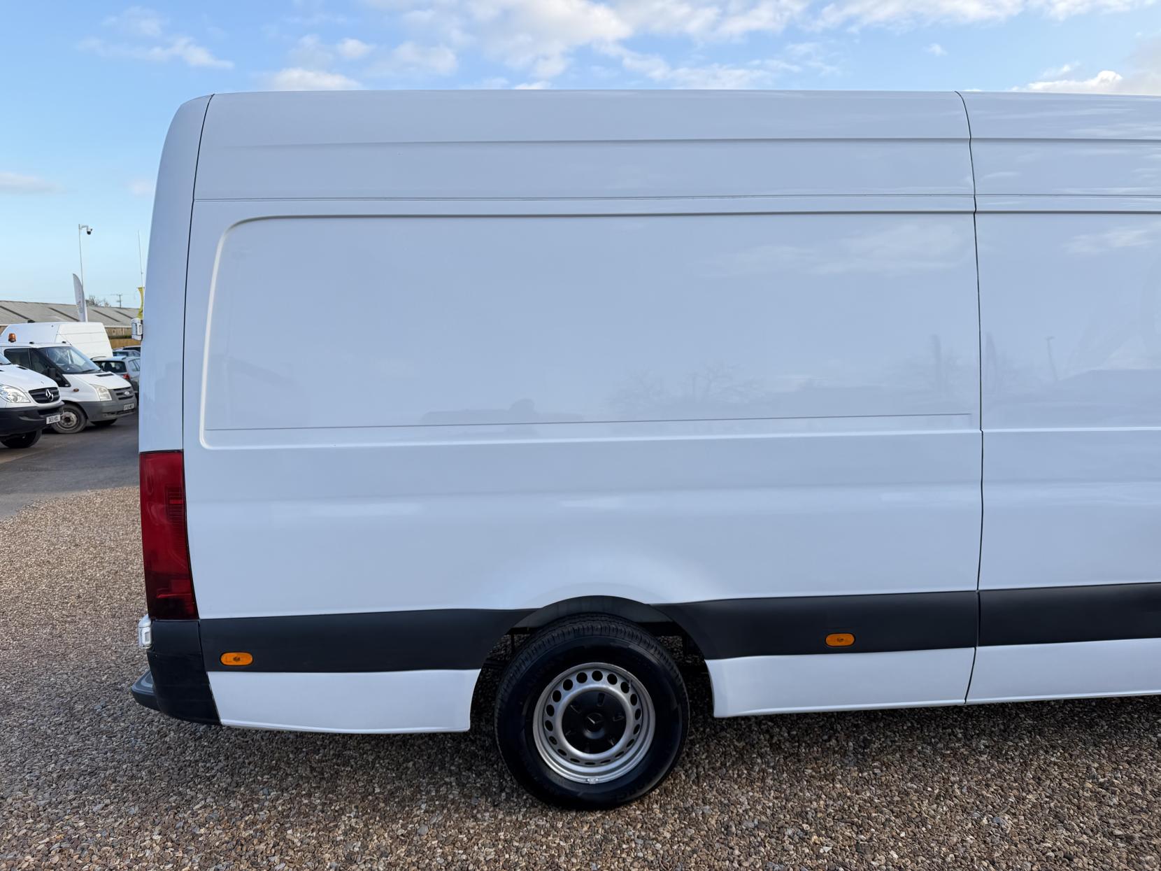Mercedes-Benz Sprinter 2.1 311 CDI Panel Van 5dr Diesel Manual RWD L3 H2 Euro 6 (114 ps)