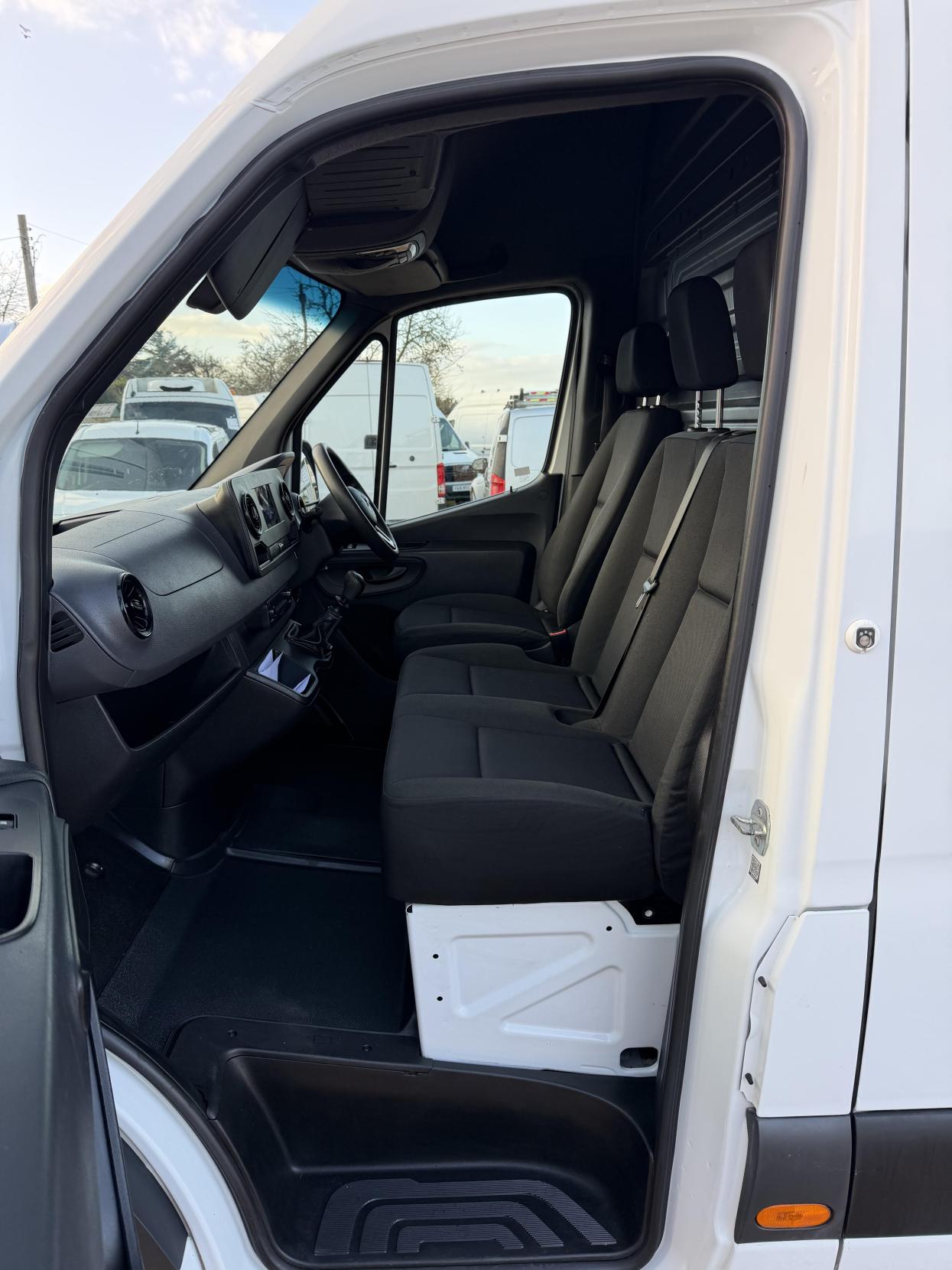 Mercedes-Benz Sprinter 2.1 311 CDI Panel Van 5dr Diesel Manual RWD L3 H2 Euro 6 (114 ps)