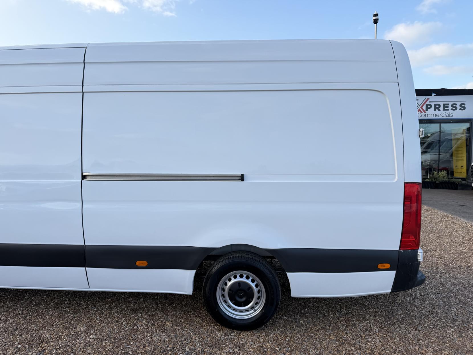 Mercedes-Benz Sprinter 2.1 311 CDI Panel Van 5dr Diesel Manual RWD L3 H2 Euro 6 (114 ps)