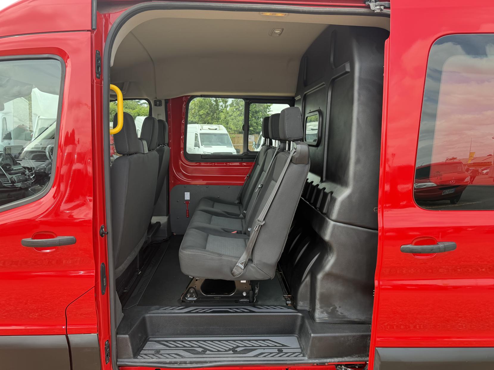 2022 Ford Transit 2.0 350 EcoBlue MHEV Limited Crew Van Double Cab 6dr Diesel Manual RWD L3 H2 Euro 6 (s/s) (130 ps) - Thumbnail 2