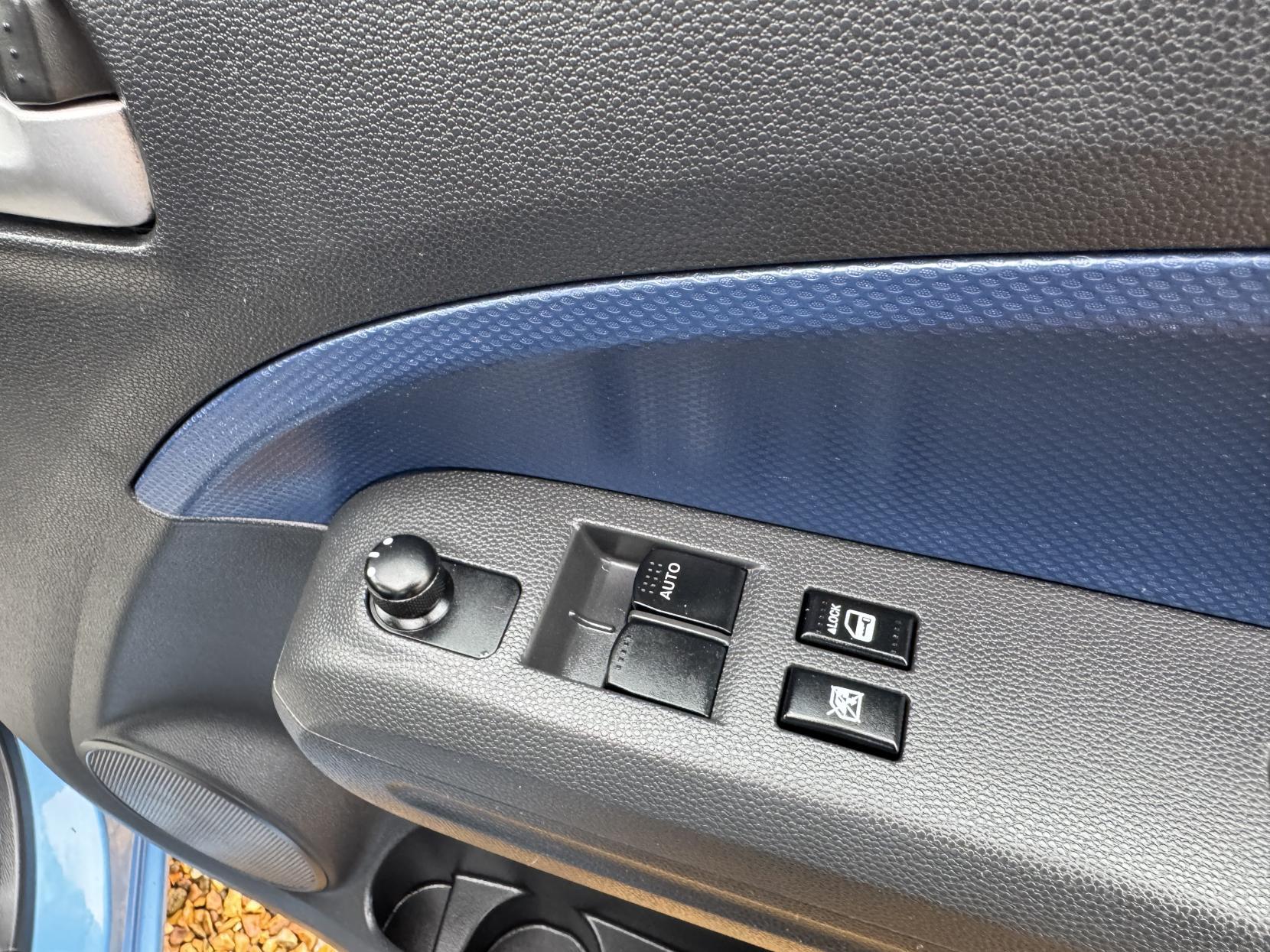 Vauxhall Agila 1.0 ecoFLEX 12V S MPV 5dr Petrol Manual Euro 5 (68 ps)