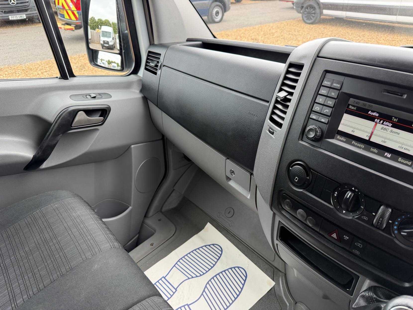 2014 Mercedes-Benz Sprinter 2.1 313 CDi Panel Van 4dr Diesel Manual RWD L2 (129 bhp) - Thumbnail 55