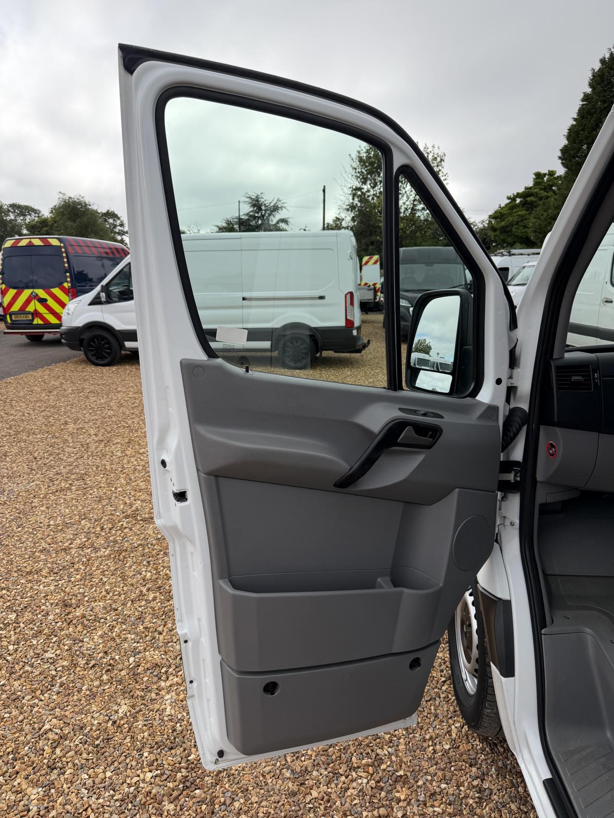 2014 Mercedes-Benz Sprinter 2.1 313 CDi Panel Van 4dr Diesel Manual RWD L2 (129 bhp) - Thumbnail 15