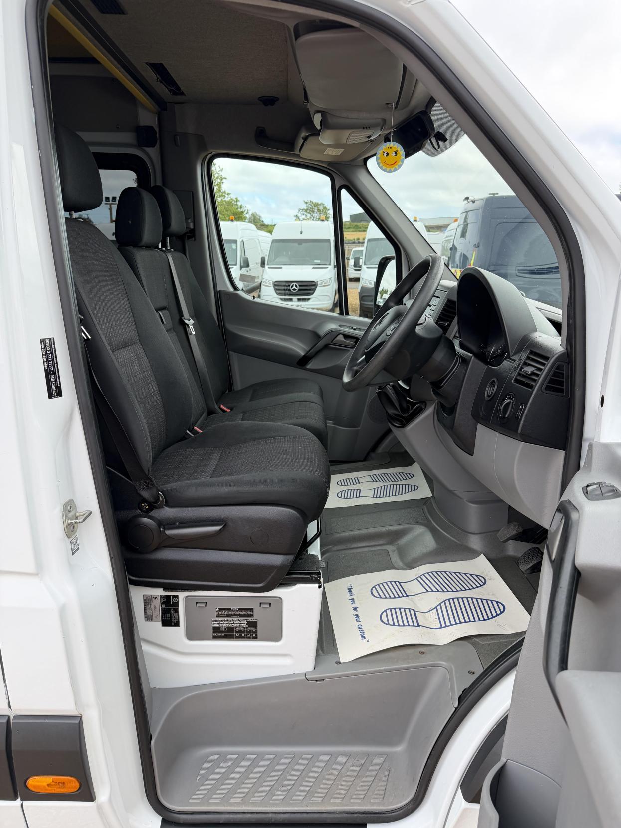 2014 Mercedes-Benz Sprinter 2.1 313 CDi Panel Van 4dr Diesel Manual RWD L2 (129 bhp) - Thumbnail 17