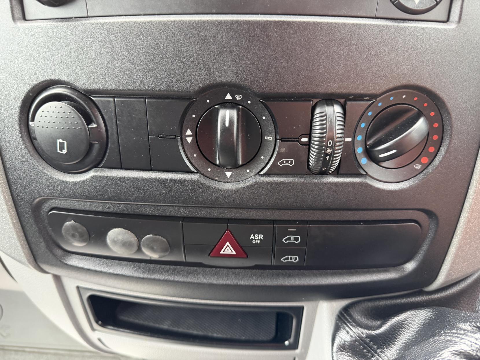 2014 Mercedes-Benz Sprinter 2.1 313 CDi Panel Van 4dr Diesel Manual RWD L2 (129 bhp) - Thumbnail 51