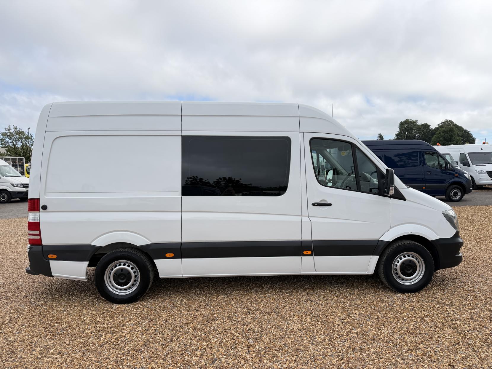 2014 Mercedes-Benz Sprinter 2.1 313 CDi Panel Van 4dr Diesel Manual RWD L2 (129 bhp) - Thumbnail 12