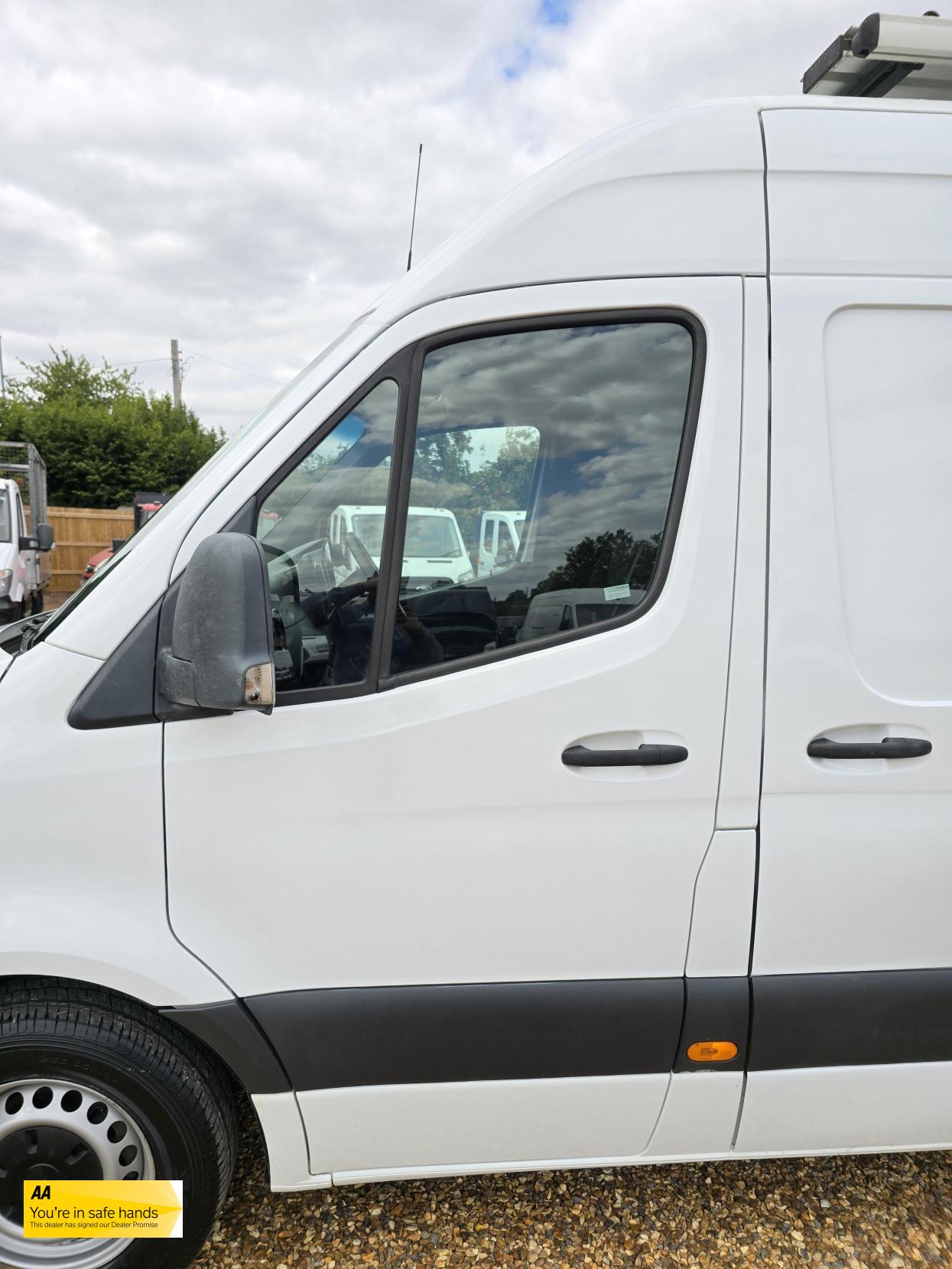 Mercedes-Benz Sprinter 2.1 316 CDI Panel Van 5dr Diesel Manual RWD L2 H2 Euro 6 (163 ps)