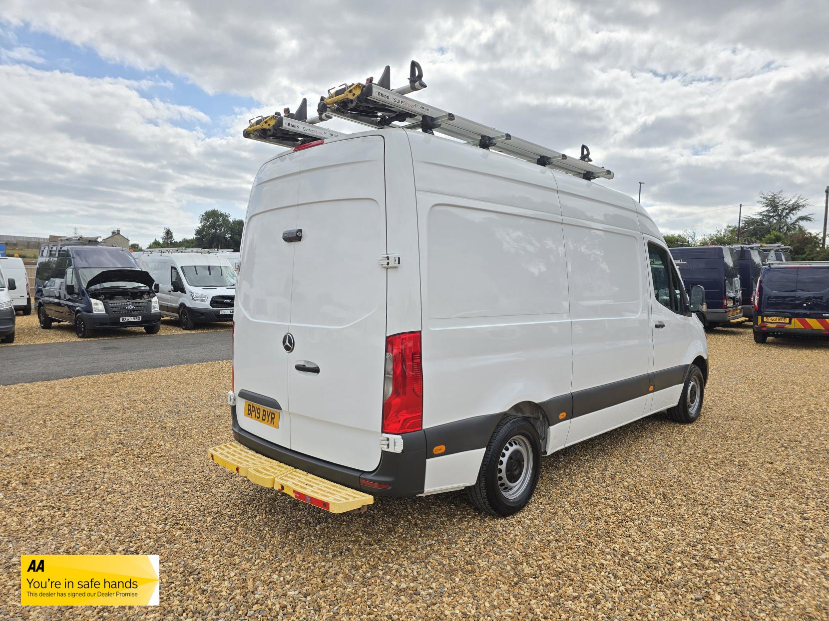 Mercedes-Benz Sprinter 2.1 316 CDI Panel Van 5dr Diesel Manual RWD L2 H2 Euro 6 (163 ps)