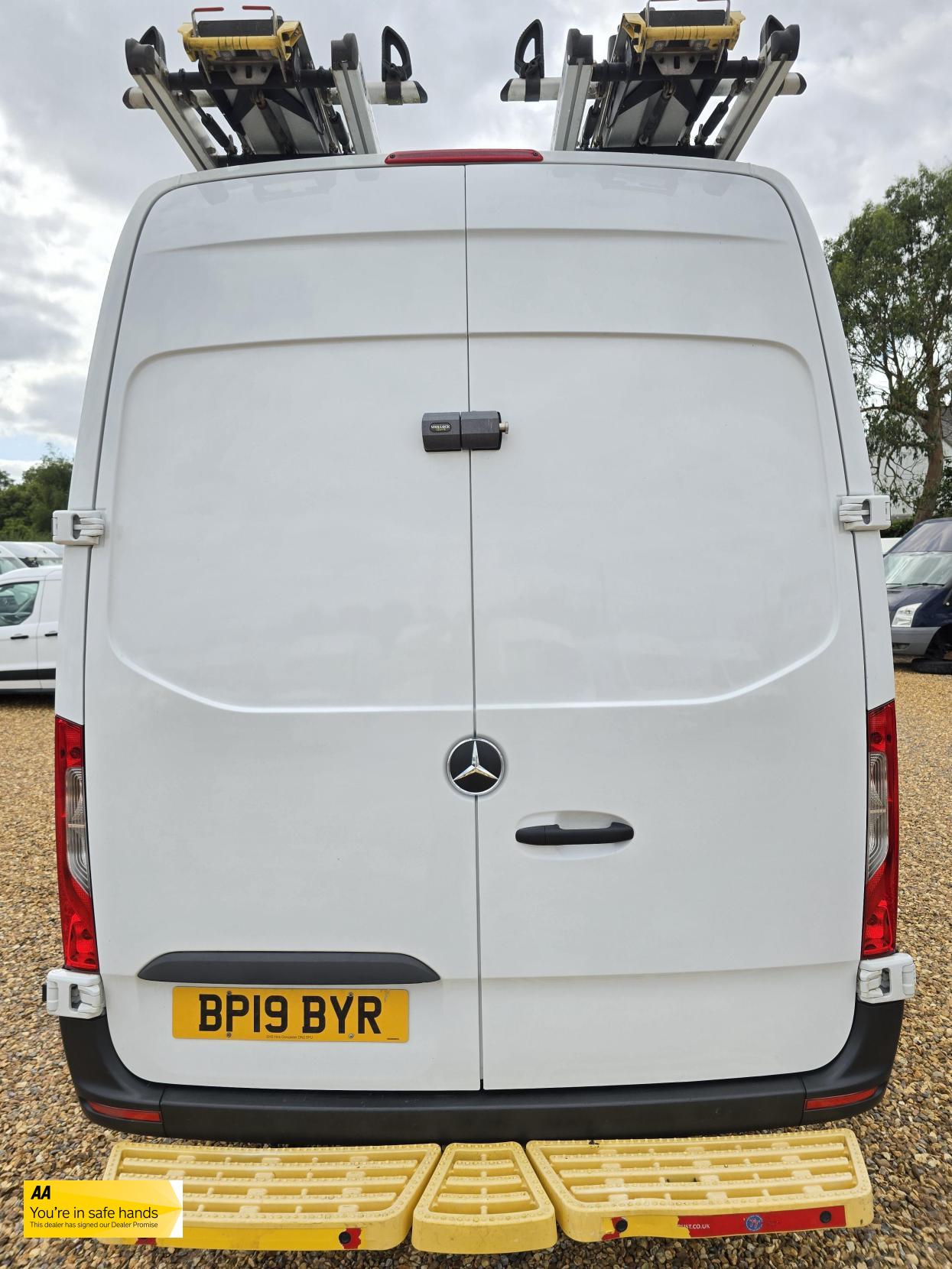 Mercedes-Benz Sprinter 2.1 316 CDI Panel Van 5dr Diesel Manual RWD L2 H2 Euro 6 (163 ps)