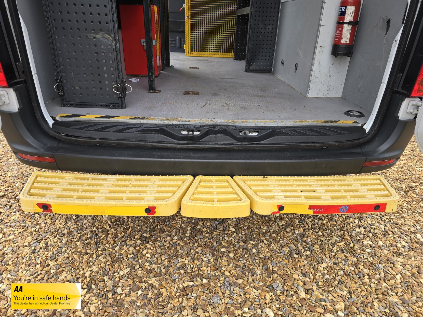 Mercedes-Benz Sprinter 2.1 316 CDI Panel Van 5dr Diesel Manual RWD L2 H2 Euro 6 (163 ps)
