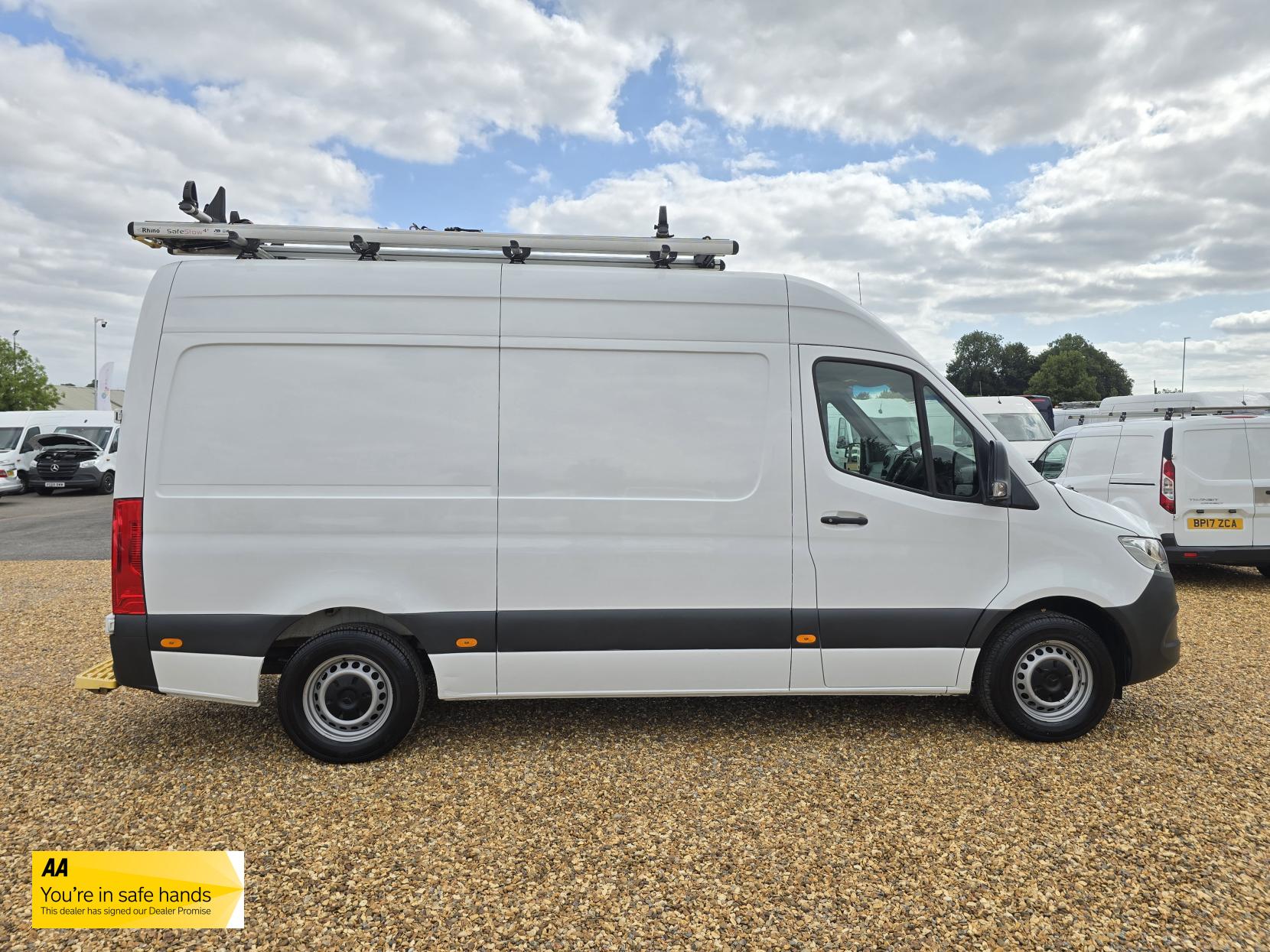 Mercedes-Benz Sprinter 2.1 316 CDI Panel Van 5dr Diesel Manual RWD L2 H2 Euro 6 (163 ps)