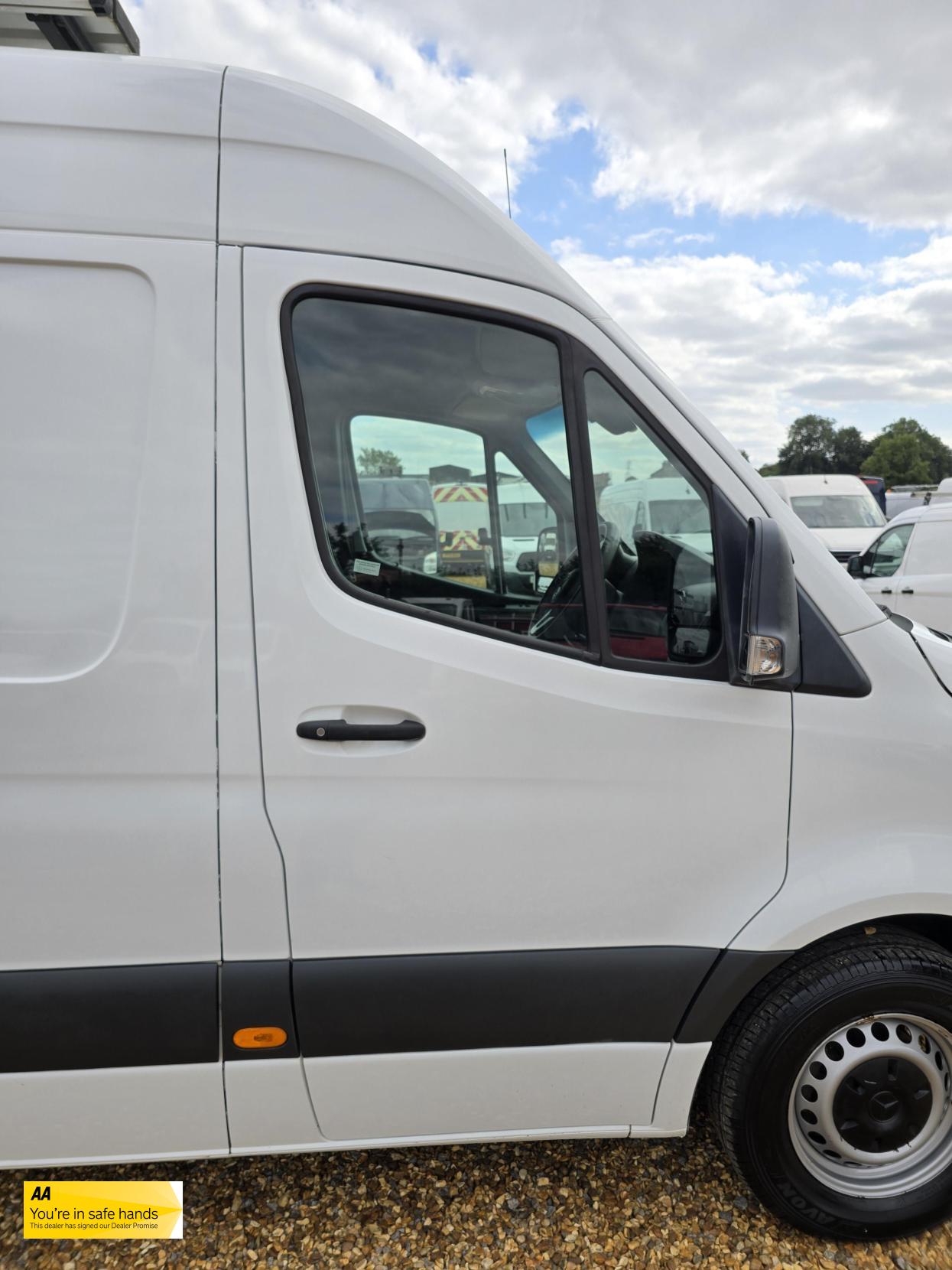 Mercedes-Benz Sprinter 2.1 316 CDI Panel Van 5dr Diesel Manual RWD L2 H2 Euro 6 (163 ps)