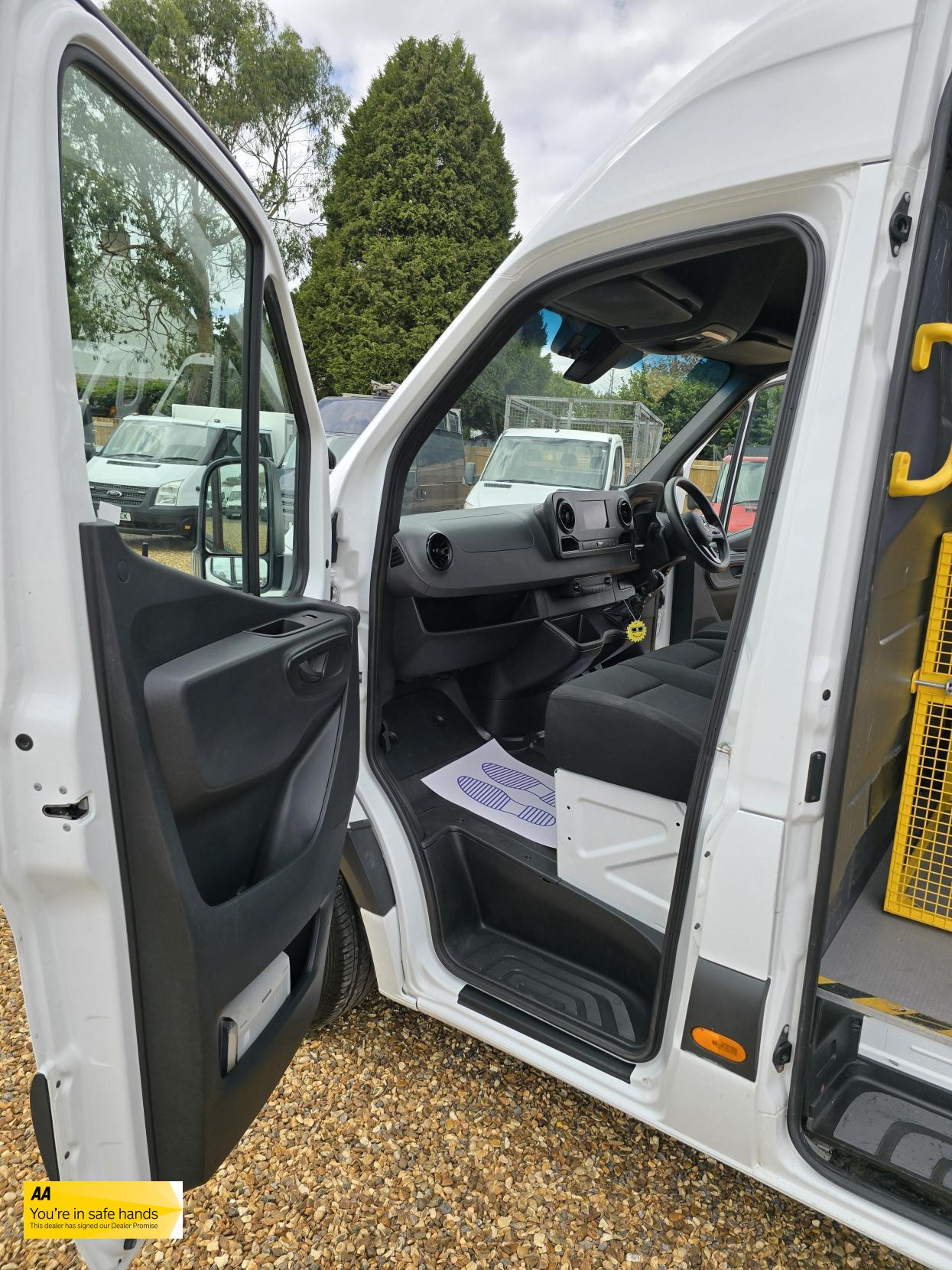 Mercedes-Benz Sprinter 2.1 316 CDI Panel Van 5dr Diesel Manual RWD L2 H2 Euro 6 (163 ps)