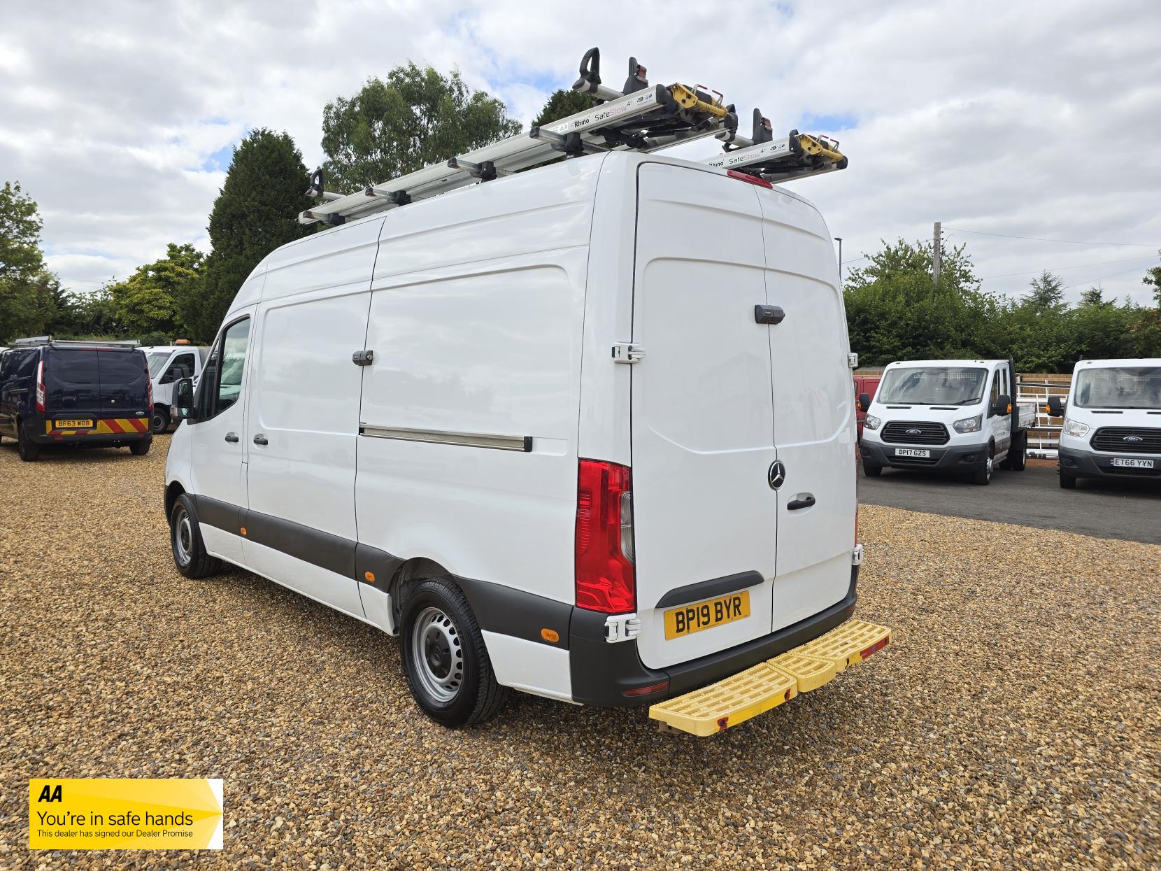 Mercedes-Benz Sprinter 2.1 316 CDI Panel Van 5dr Diesel Manual RWD L2 H2 Euro 6 (163 ps)