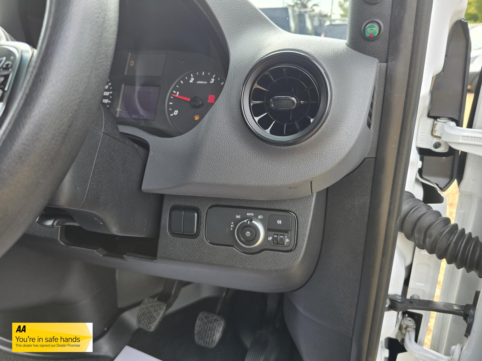 Mercedes-Benz Sprinter 2.1 316 CDI Panel Van 5dr Diesel Manual RWD L2 H2 Euro 6 (163 ps)