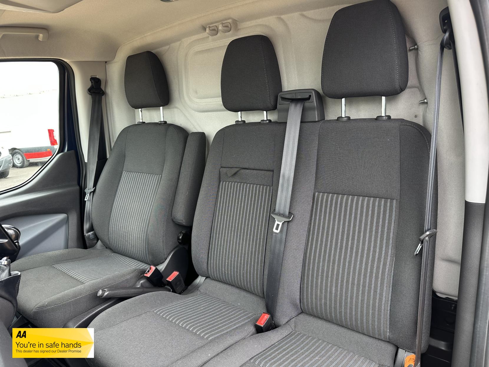 Ford Transit Custom 2.2 TDCi 330 Trend Panel Van 5dr Diesel Manual L2 H1 (197 g/km, 123 bhp)