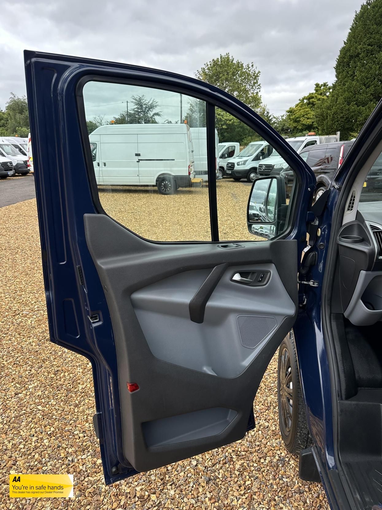 Ford Transit Custom 2.2 TDCi 330 Trend Panel Van 5dr Diesel Manual L2 H1 (197 g/km, 123 bhp)