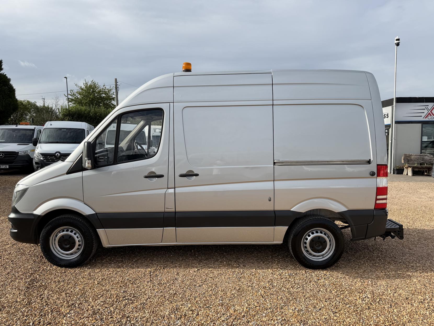 2014 Mercedes-Benz Sprinter 2.1 313 CDi Panel Van 4dr Diesel Manual RWD L1 H3 (222 g/km, 129 bhp) - Thumbnail 11