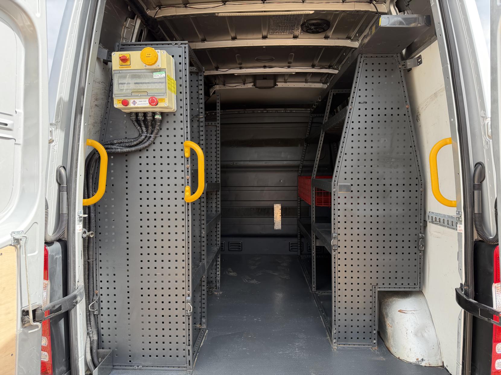 2014 Mercedes-Benz Sprinter 2.1 313 CDi Panel Van 4dr Diesel Manual RWD L1 H3 (222 g/km, 129 bhp) - Thumbnail 39