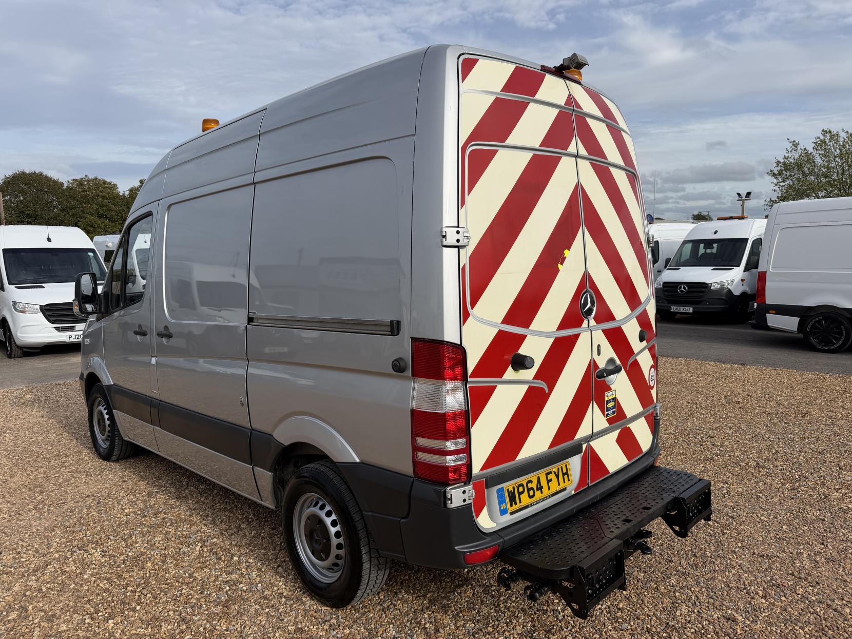2014 Mercedes-Benz Sprinter 2.1 313 CDi Panel Van 4dr Diesel Manual RWD L1 H3 (222 g/km, 129 bhp) - Thumbnail 9