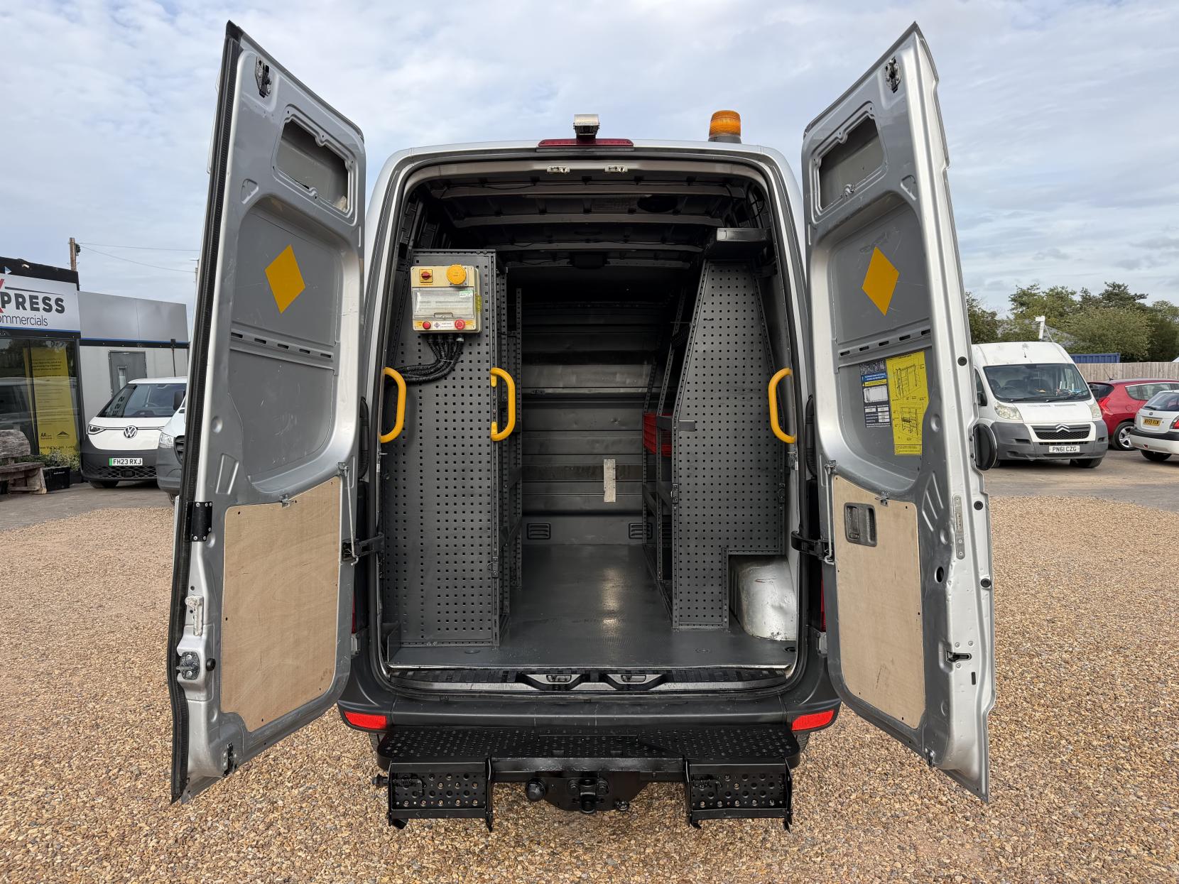 2014 Mercedes-Benz Sprinter 2.1 313 CDi Panel Van 4dr Diesel Manual RWD L1 H3 (222 g/km, 129 bhp) - Thumbnail 3